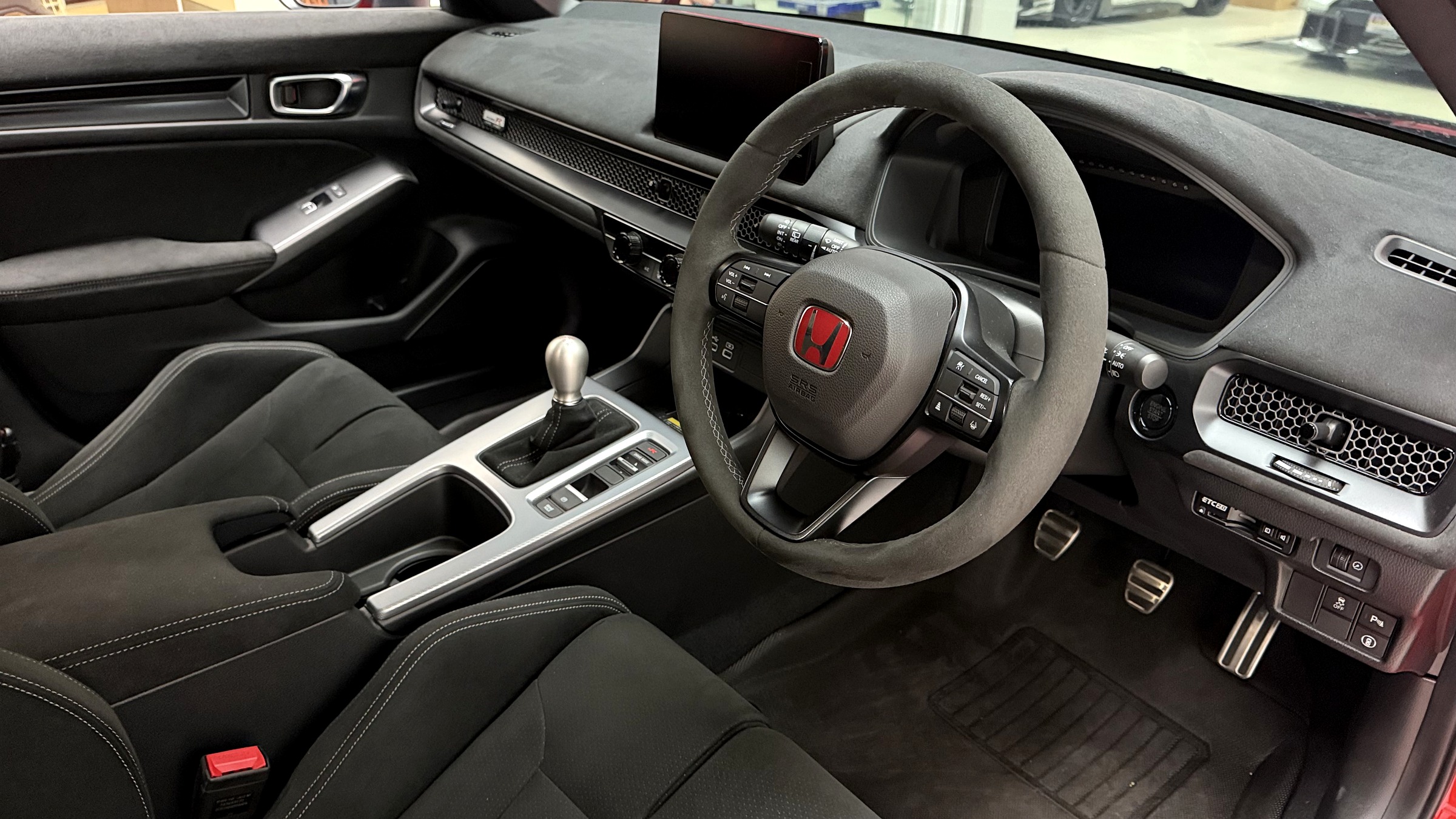 คอนโซลภายในเดิมของ Civic Type-R FL5 Black Edition