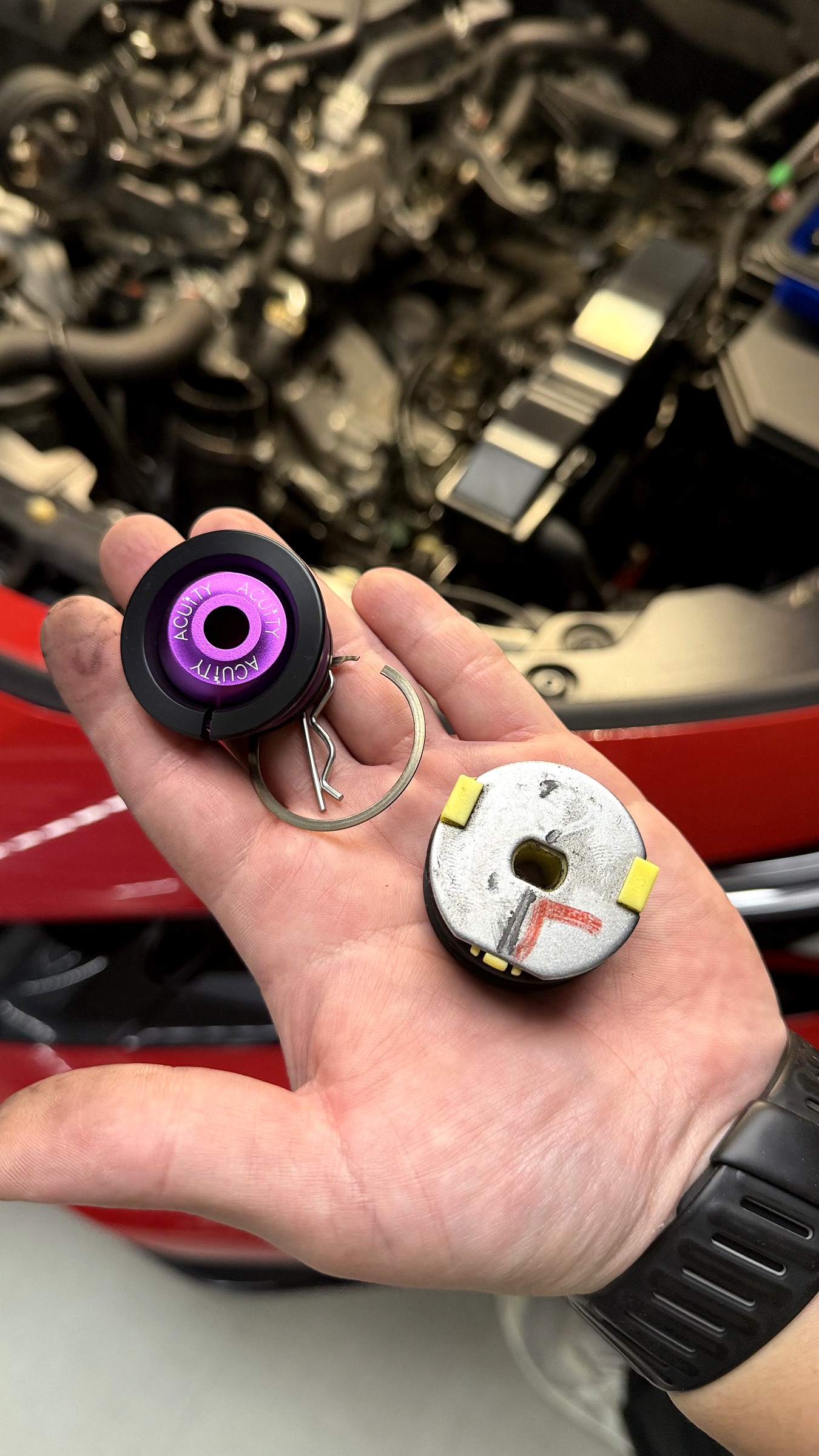 Shifter Cable Bushing Upgrade อีก 2 ชิ้นในห้องเครื่อง