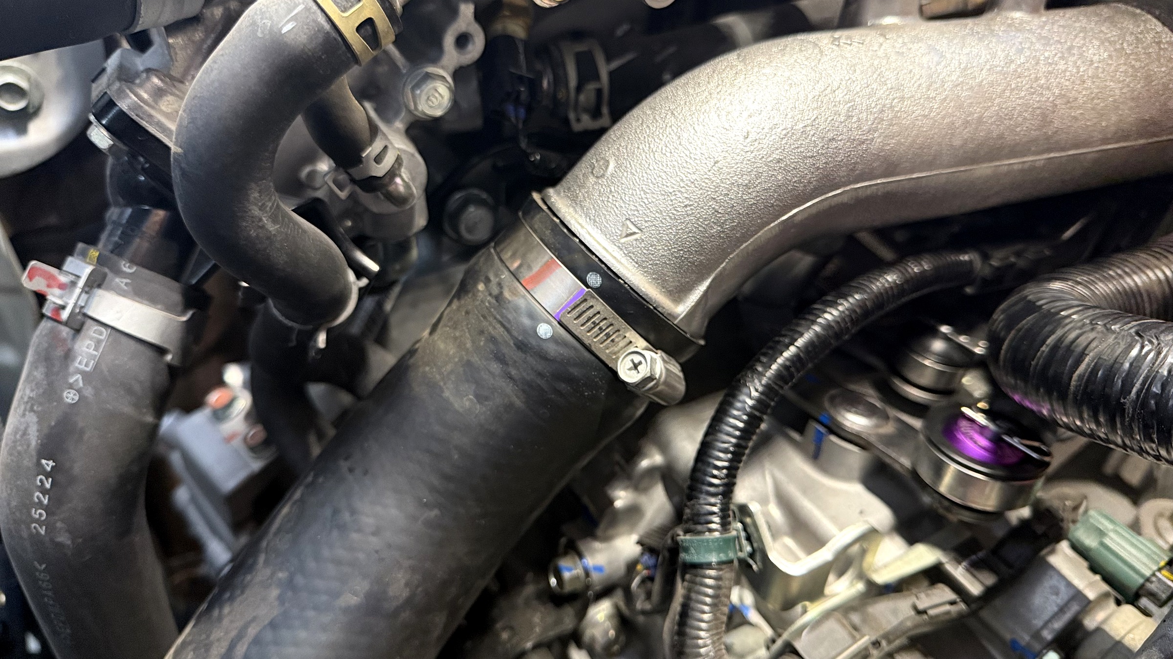 ประกอบท่อยาง intercooler กลับตรงตำแหน่งมาร์คเดิมจากโรงงาน Honda