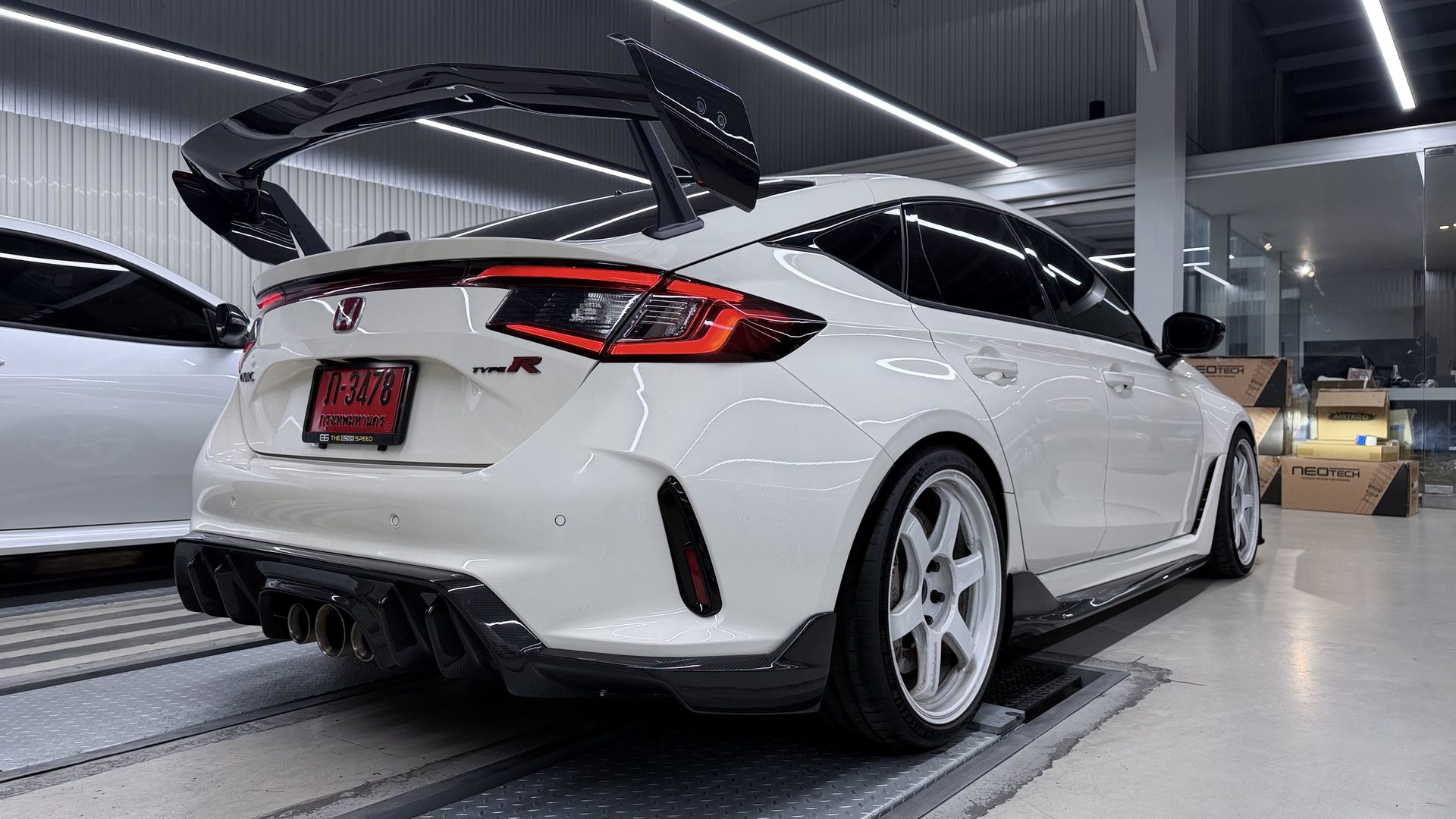 ADRO Honda Civic FL5 ชุดแต่ง rear angle view