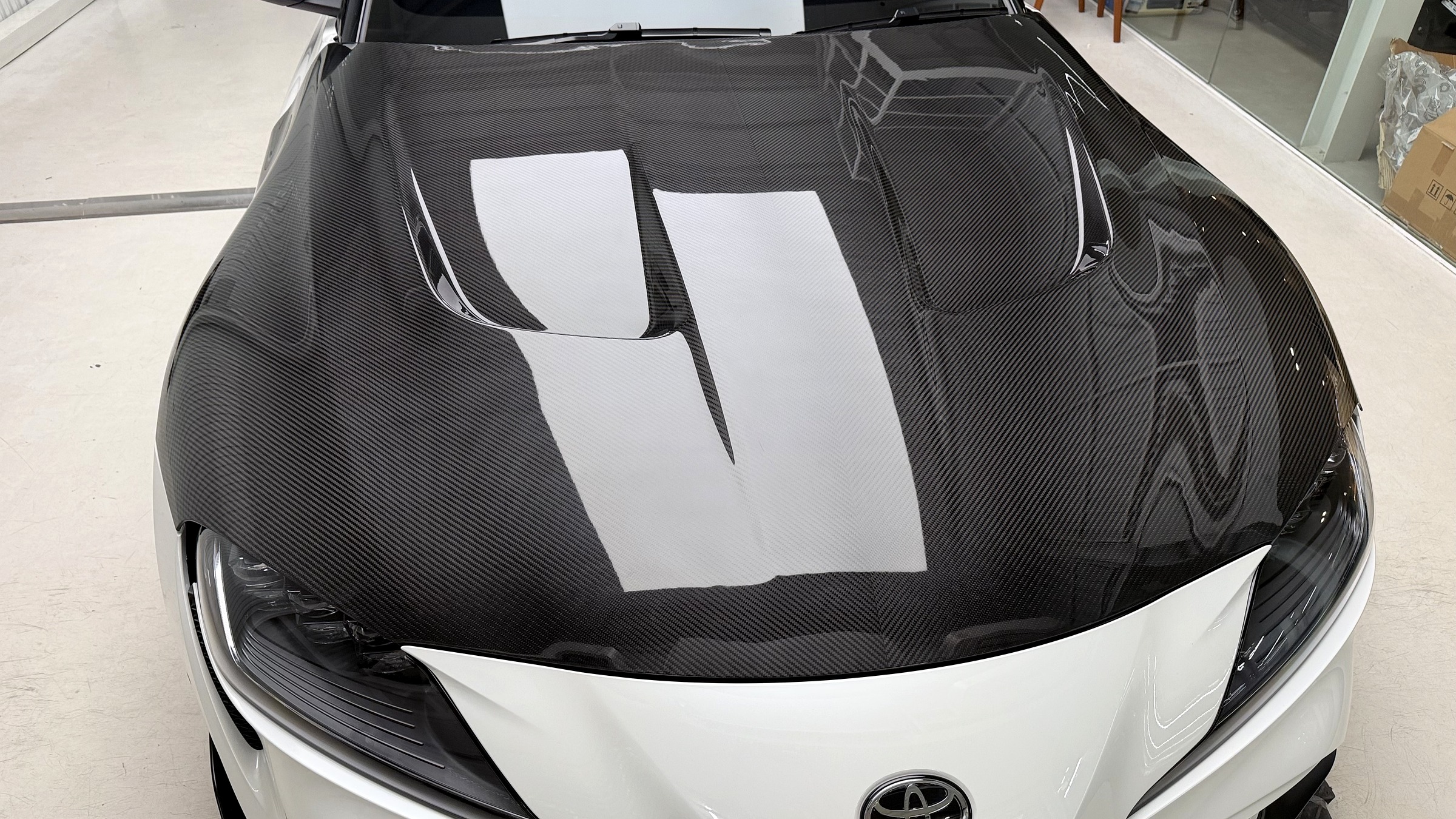 ฝากระโปรงหน้า Pre-preg Carbon ADRO ติดตั้งเสร็จบน Toyota GR Supra A90