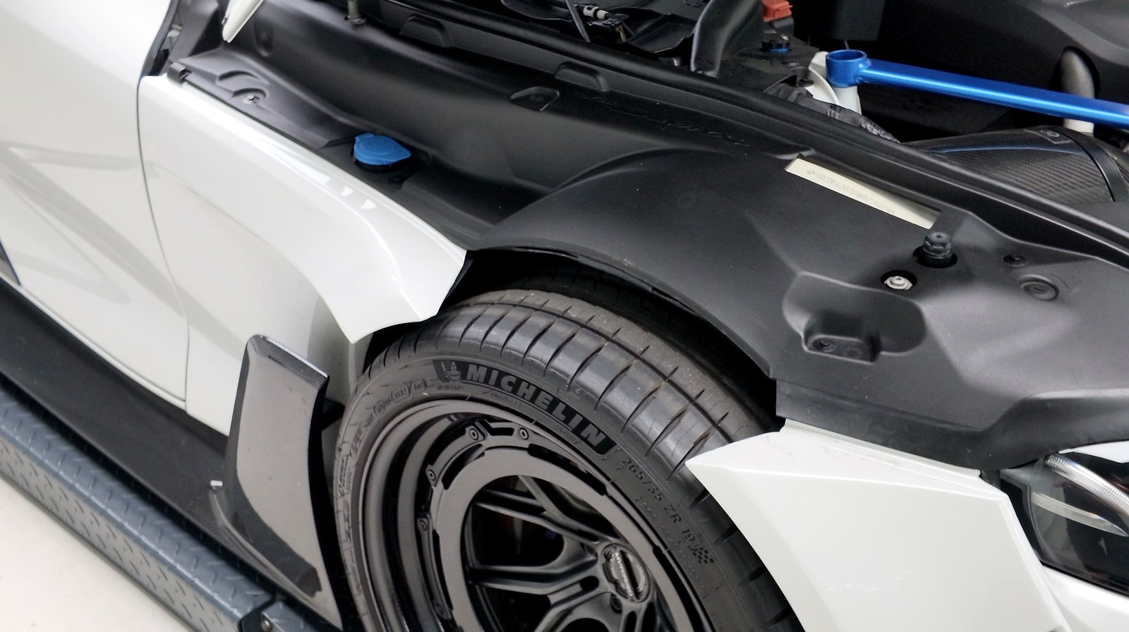ADRO GR Supra Widebody คันแรกในไทย โดย G-FORCE — รถ widebody ที่แผ่นปิดซุ้มล้ออยู่ครบ