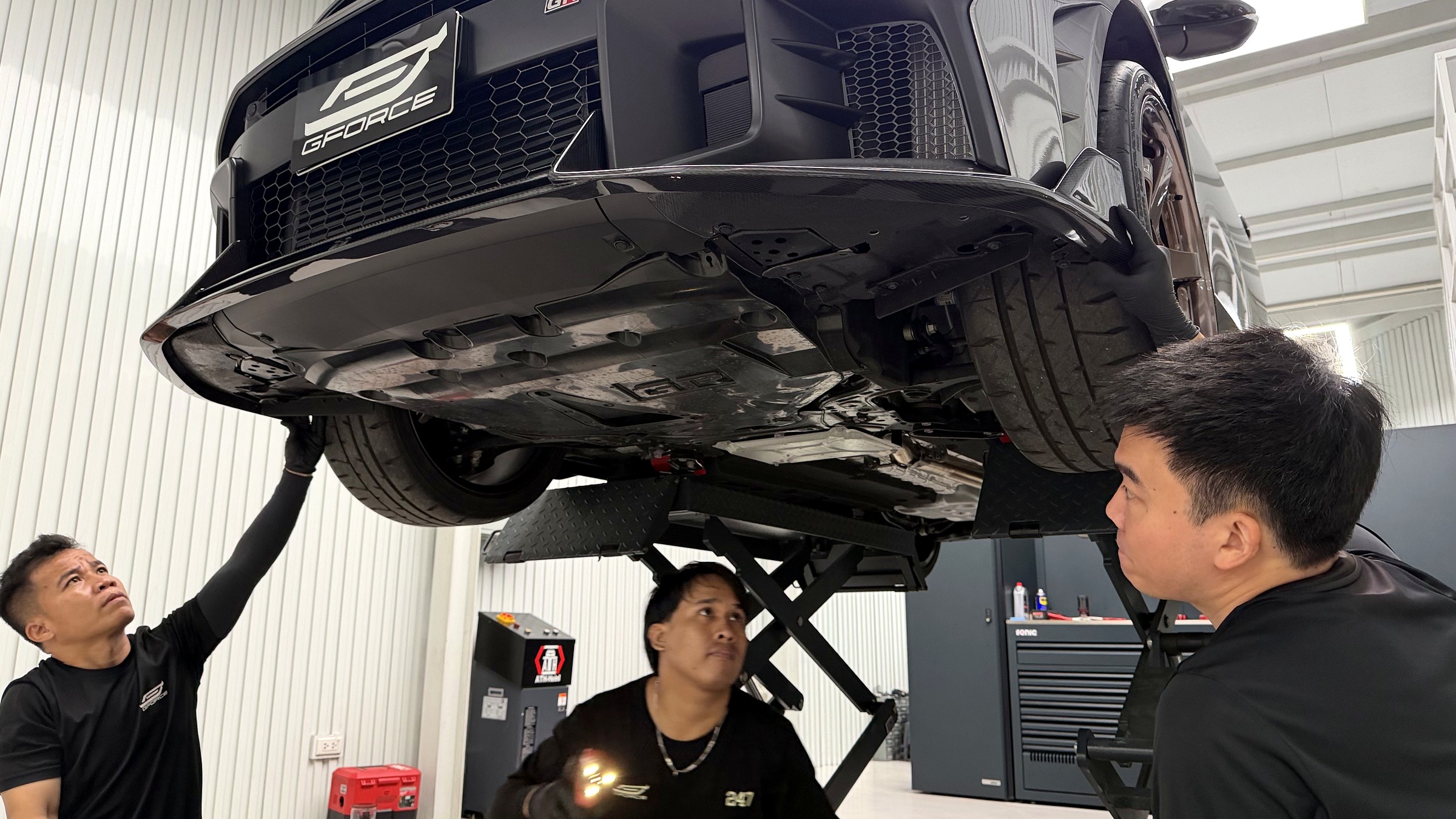ทาบลิ้นหน้า ADRO บน GR Yaris Gen 2 เพื่อเช็คตำแหน่งและ fitment