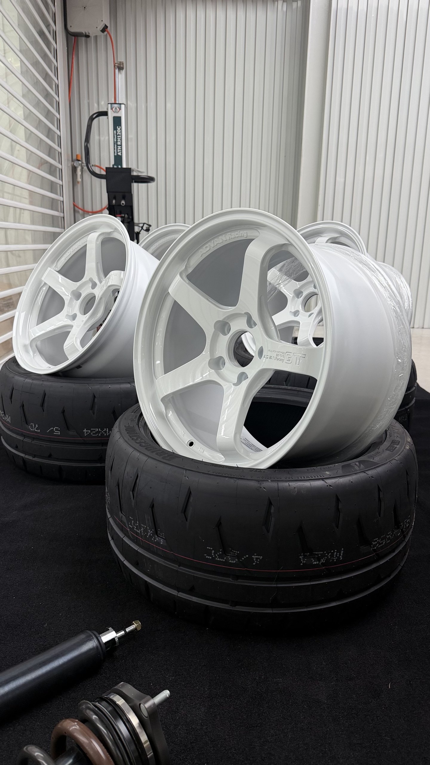 ล้อ ADVAN GT Beyond 18x10 ET40 God Spec กับยาง RE-71RZ