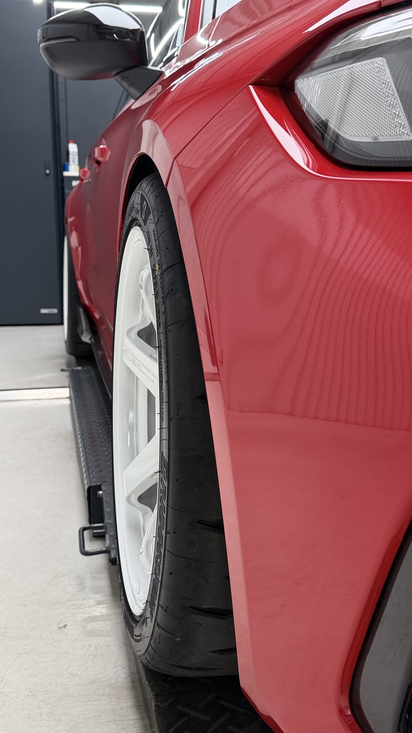 fitment ล้อหน้า ADVAN GT Beyond 18x10 +40 บน FL5 มองจากด้านหน้า