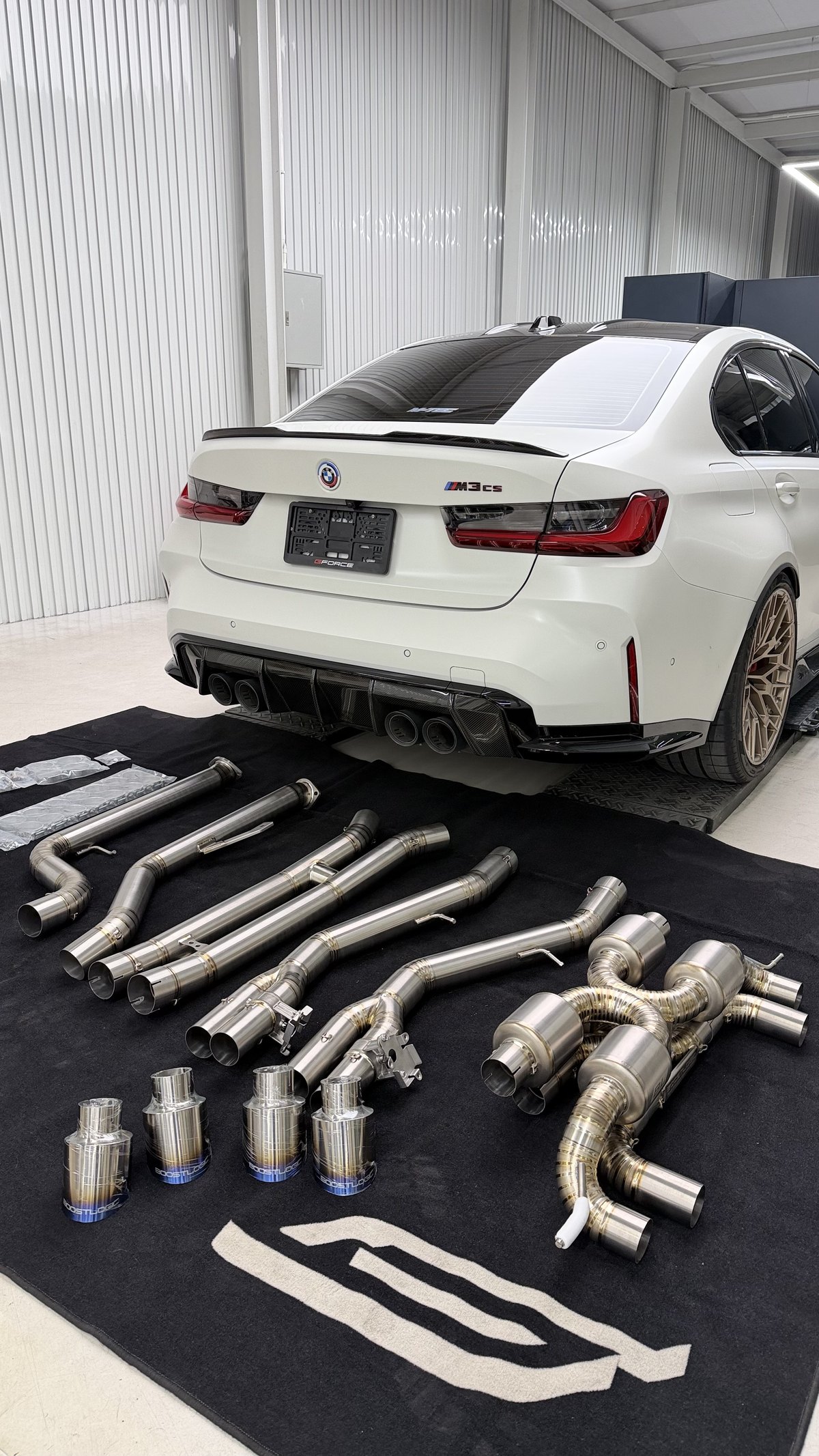 ท่อไอเสีย BoostLogic ไทเทเนียม ครบชุด วางข้าง BMW M3 CS G80 ที่ G-FORCE