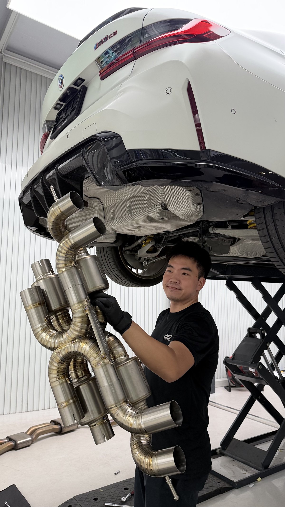 ชุดท่อไทเทเนียม BoostLogic เบา ยกมือเดียวได้สบาย BMW M3 CS