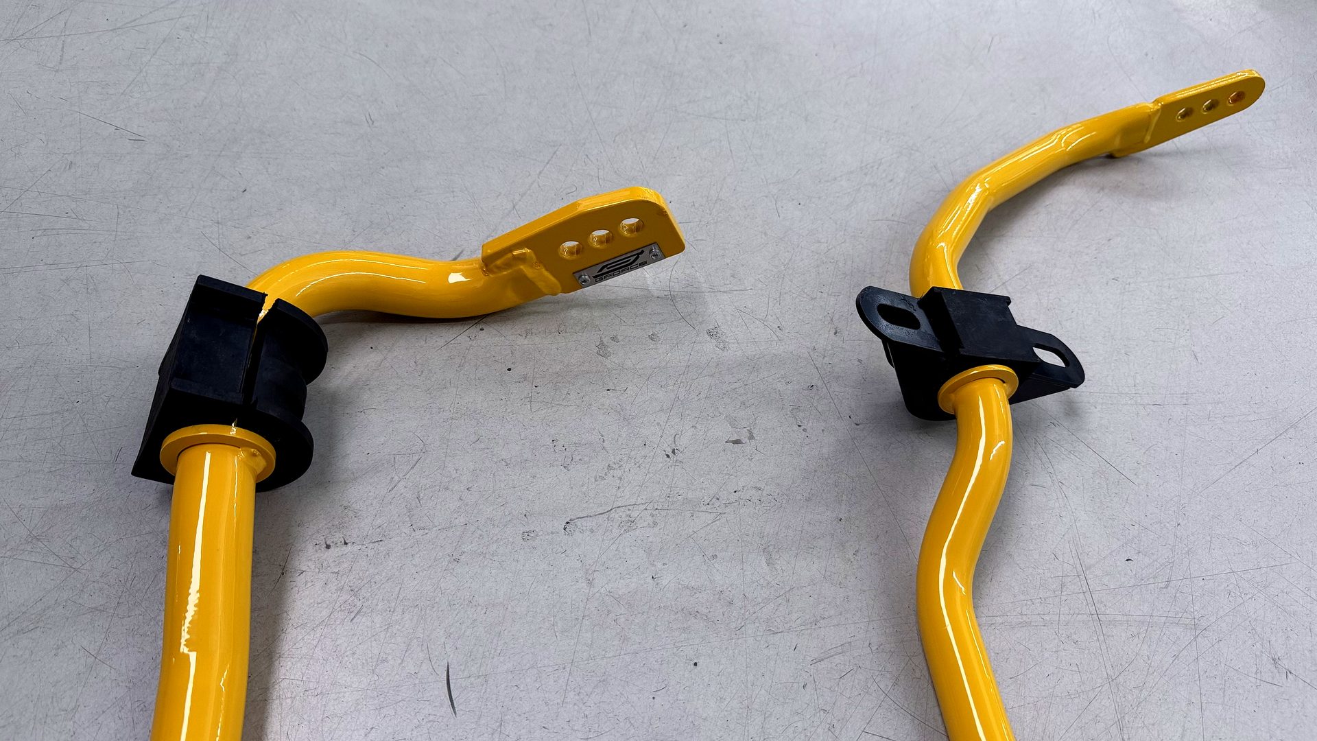 ปลายเหล็กกันโคลง G-FORCE Sway Bar — ออกแบบเฉพาะรุ่น Model 3 vs Model Y