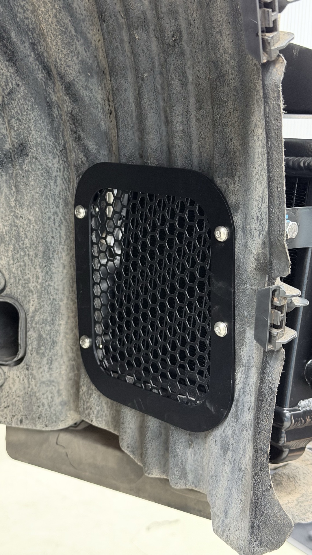 ติดตั้งตะแกรงกันหินดีด Airtec Auxiliary Radiator GR Yaris