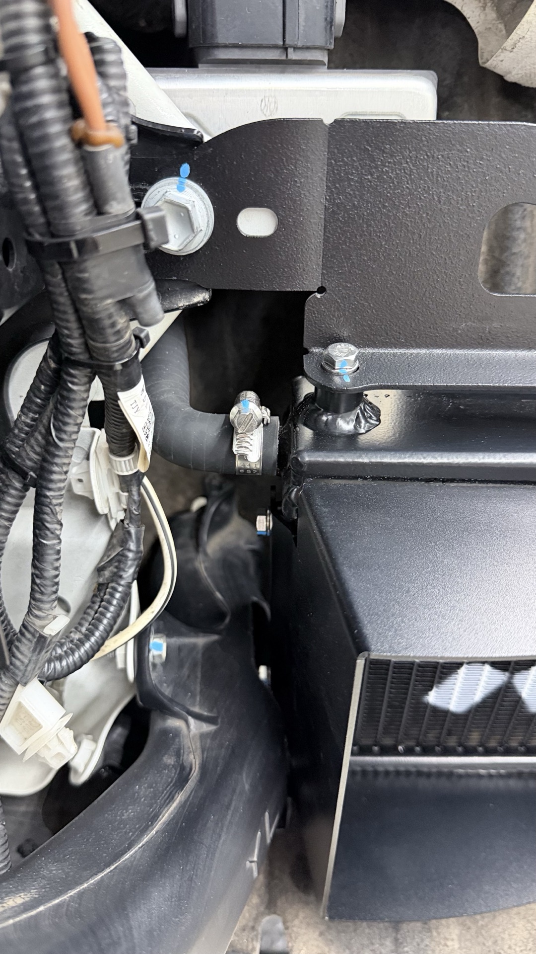 งานติดตั้ง Airtec Turbo Radiator GR Yaris เช็คมาร์คขันน๊อตทุกจุด