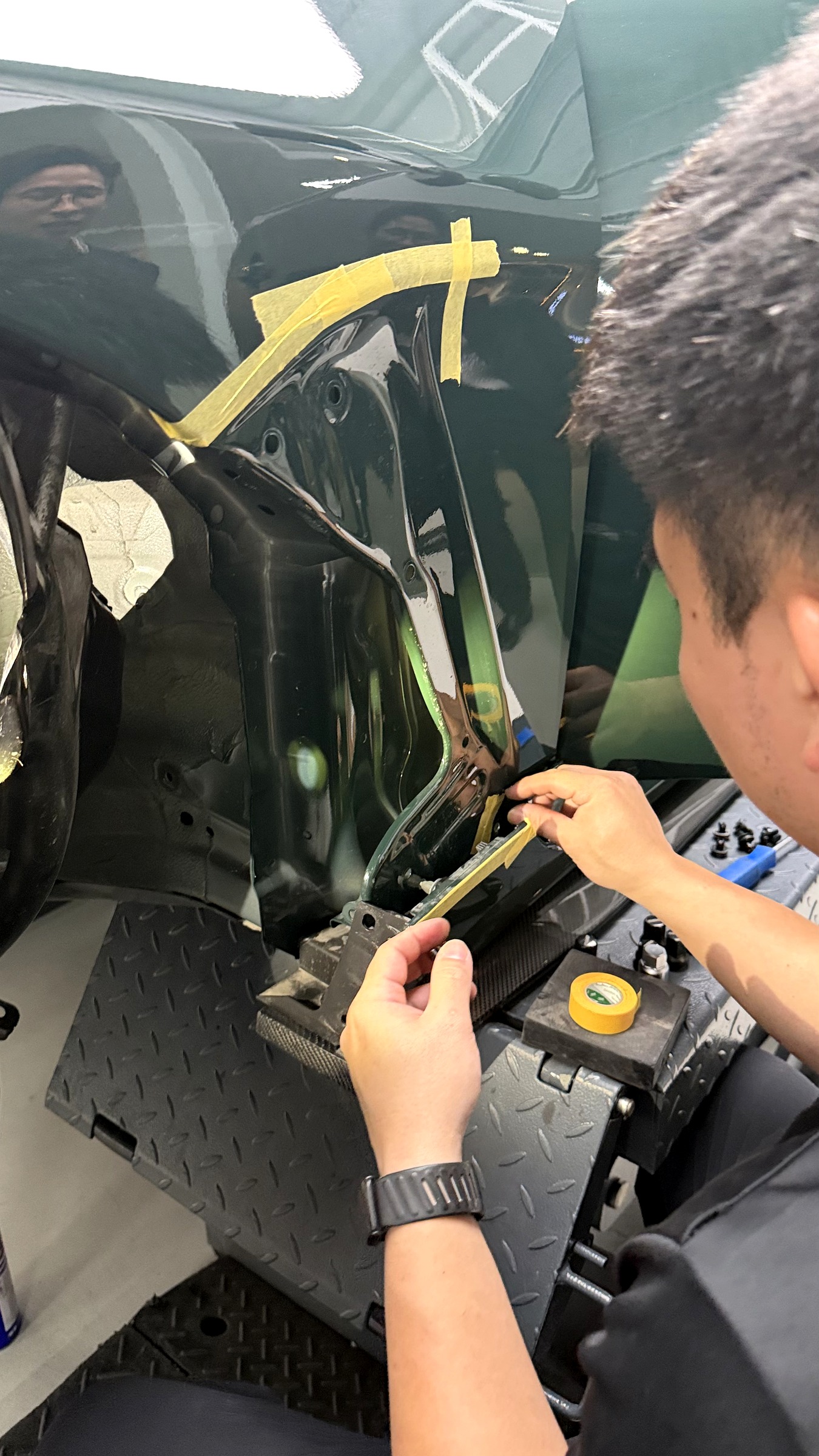 ติดเทปกาวรอบซุ้มล้อหลัง GR86 ก่อนถอด wheel fender เดิม