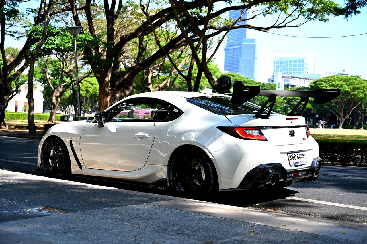 Toyota GR86 rear park Bangkok skyline