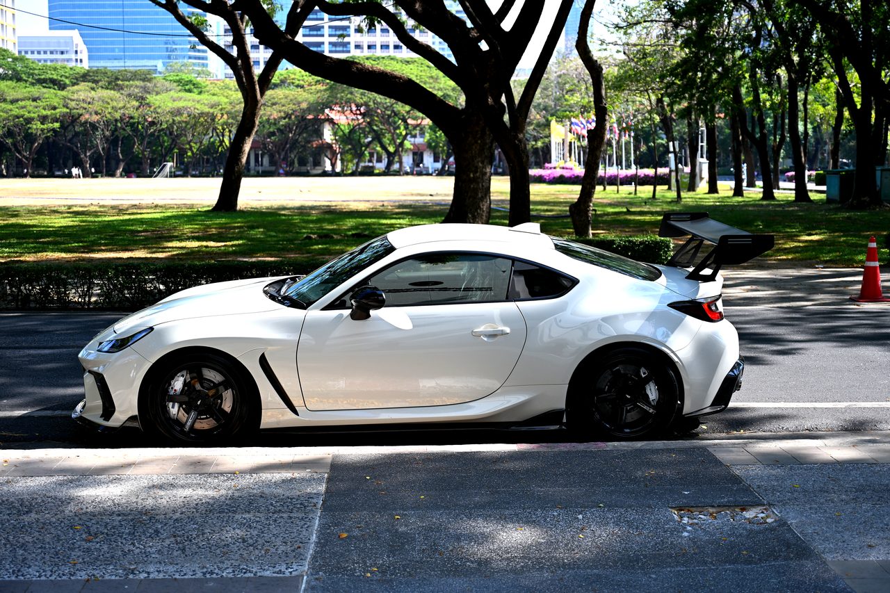 Toyota GR86 side profile Bangkok skyline park ADRO Side Skirt