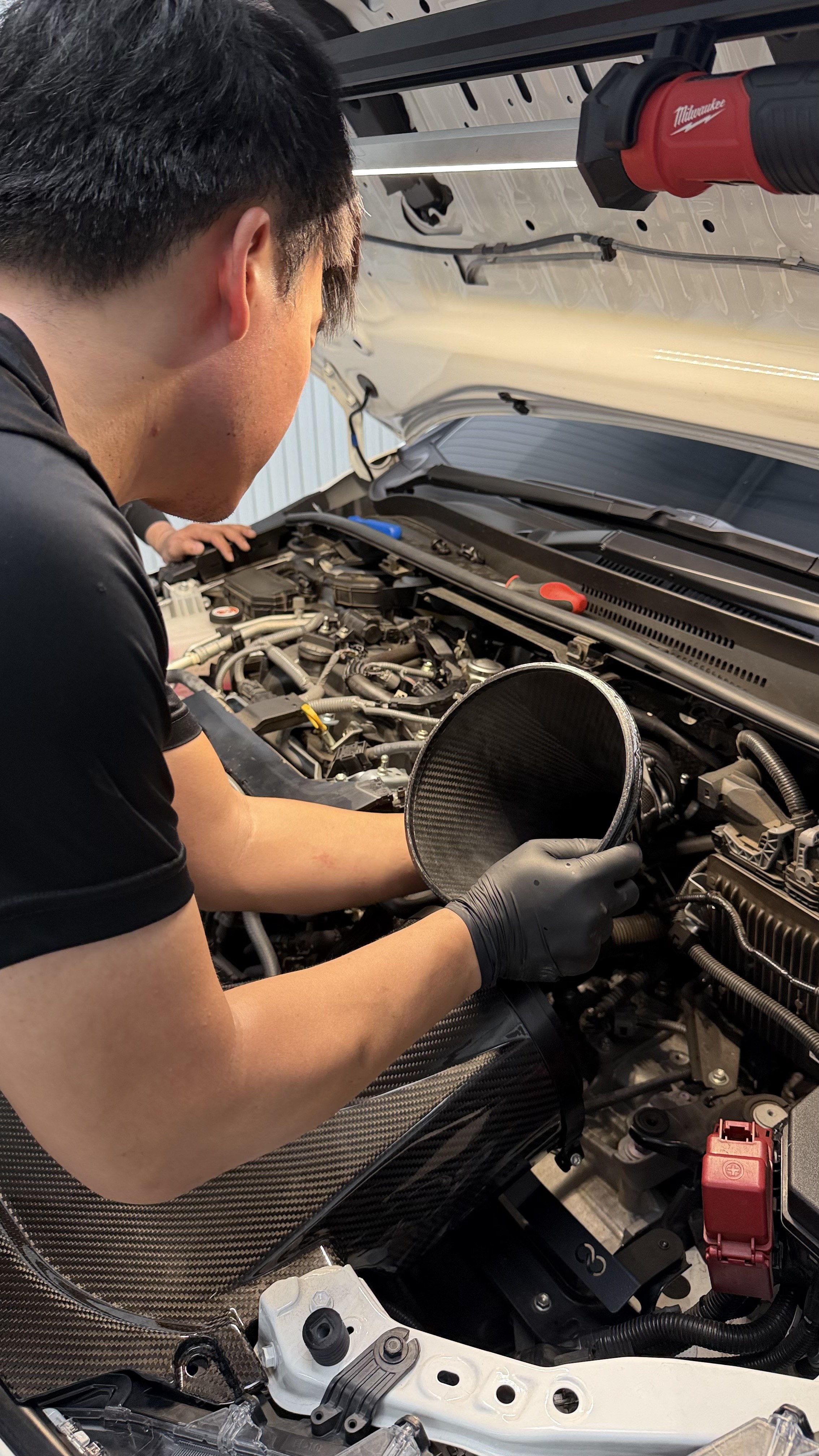 ติดตั้งกรวยรับลมคาร์บอนของ Infinity Design ซึ่งเป็นหัวใจของ Venturi Effect บน GR Corolla