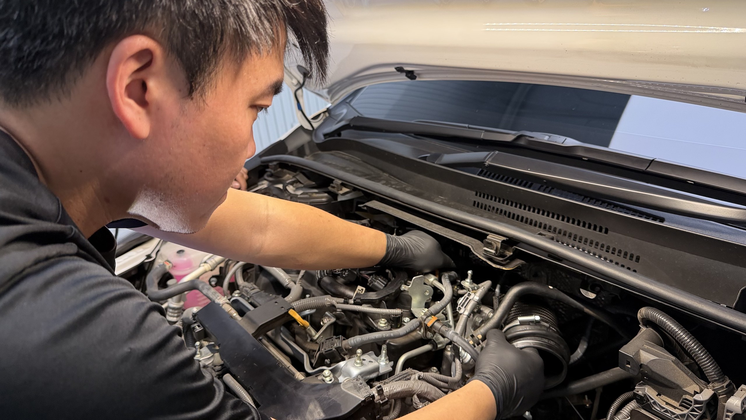 ติดตั้งท่อนำอากาศคาร์บอน Infinity Design ในห้องเครื่อง Toyota GR Corolla