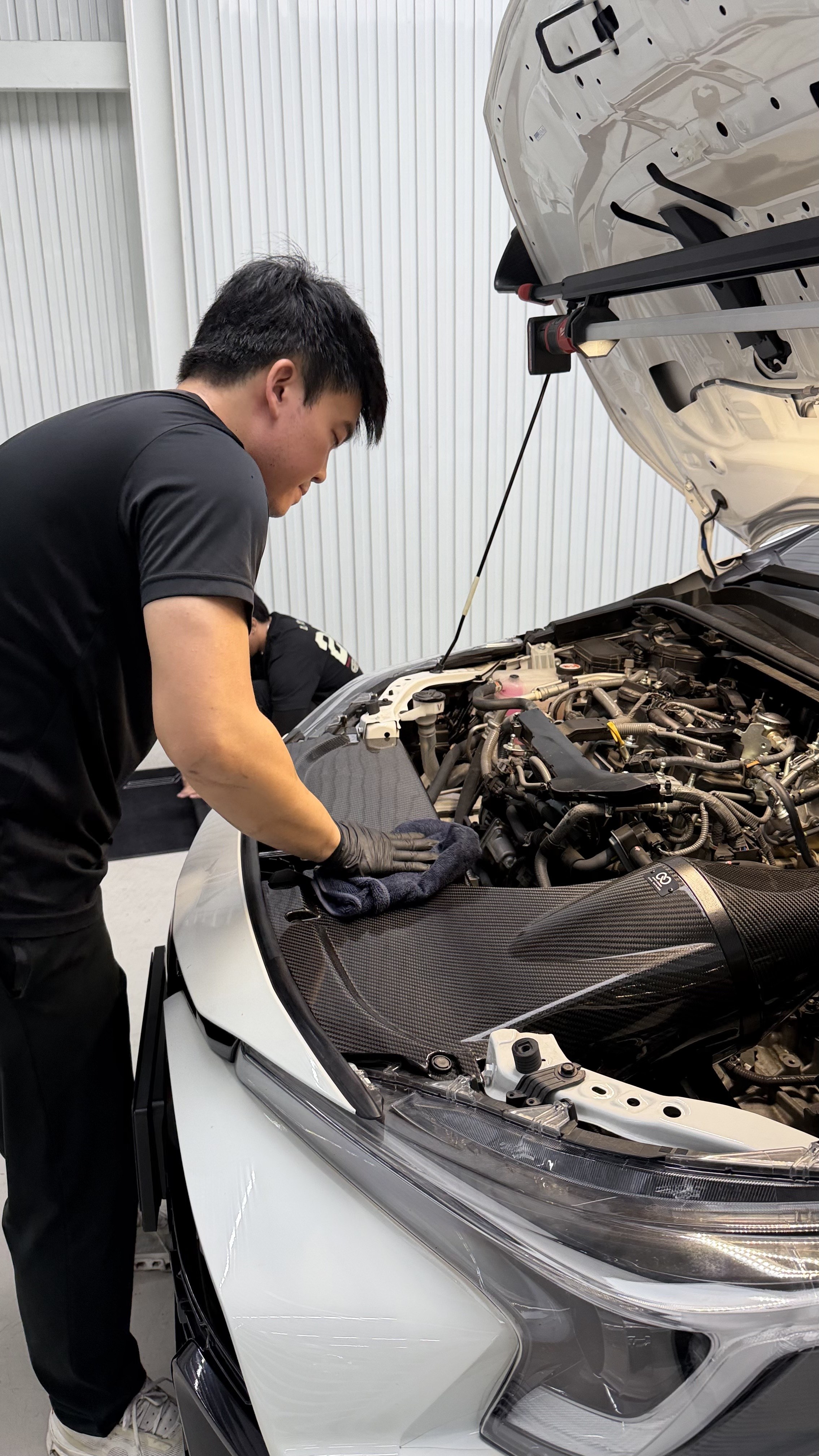 เช็ดทำความสะอาดและตรวจงานขั้นสุดท้ายหลังติดตั้งกรองอากาศ Infinity Design GR Corolla