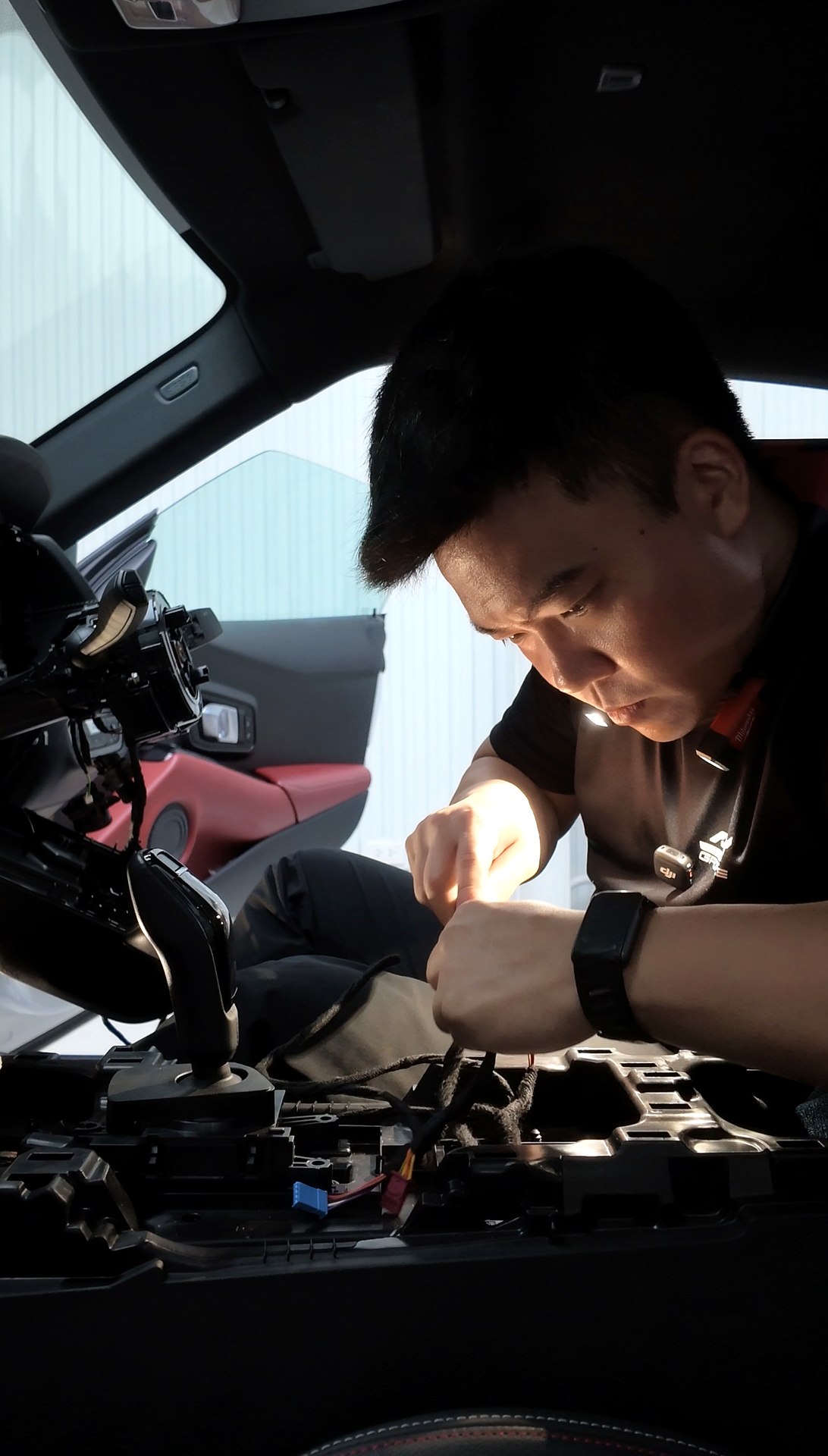 พวงมาลัย JQ Werks Formula โดย G-FORCE — จัดเรียงชุดสายไฟบน GR Supra