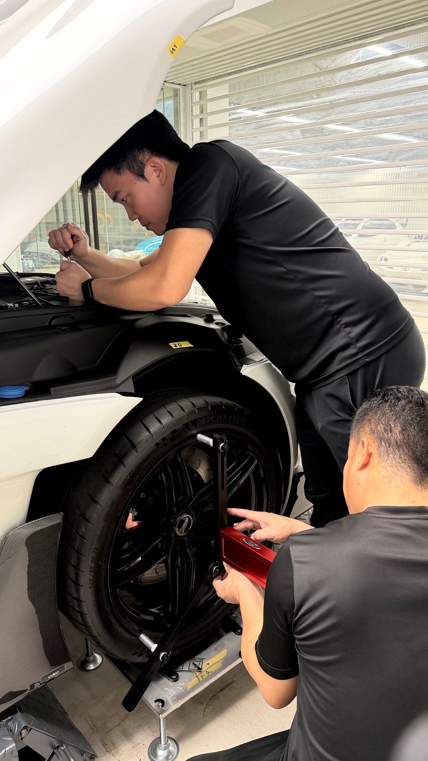 ปรับตั้ง Camber ล้อหน้า GR Supra ที่ Top Mount NeoTech