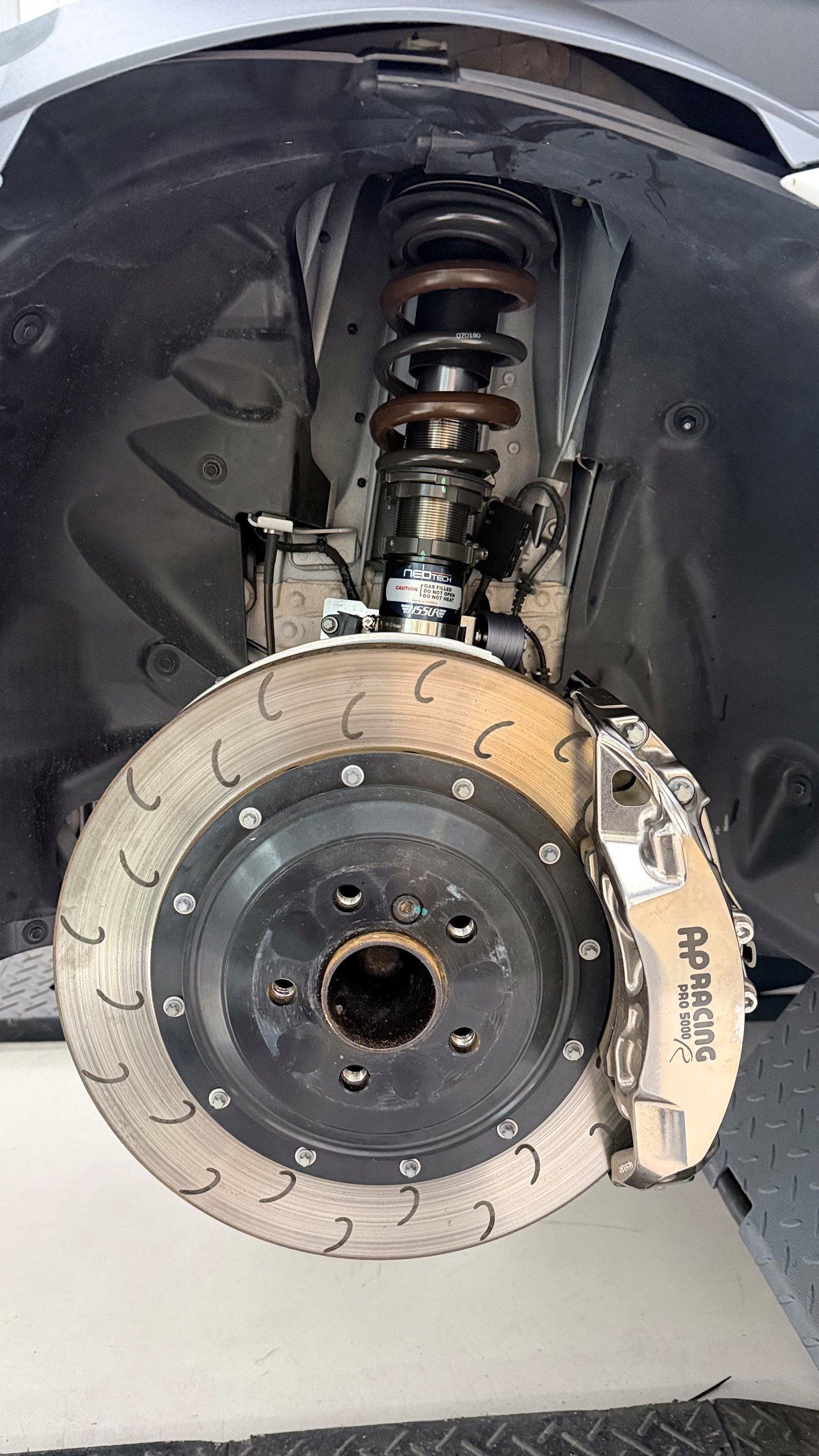 เบรค AP Racing Pro5000R นิคเกิ้ล จับคู่โช้ค Inverted Monotube NeoTech GR Supra