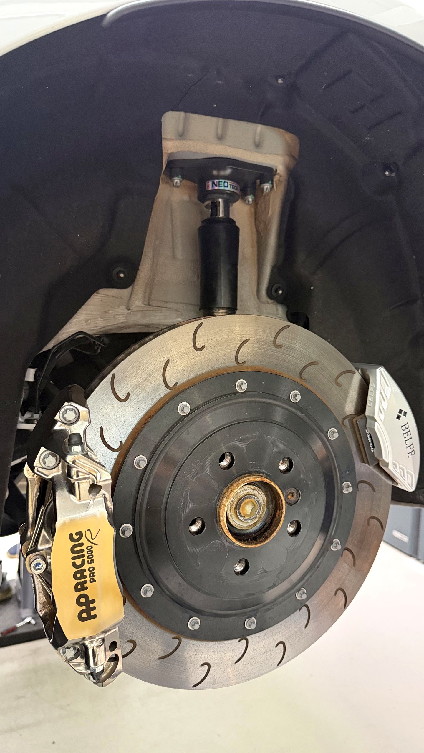 เบรค AP Racing Pro5000R จับคู่โช้ค NeoTech ด้านหลัง GR Supra