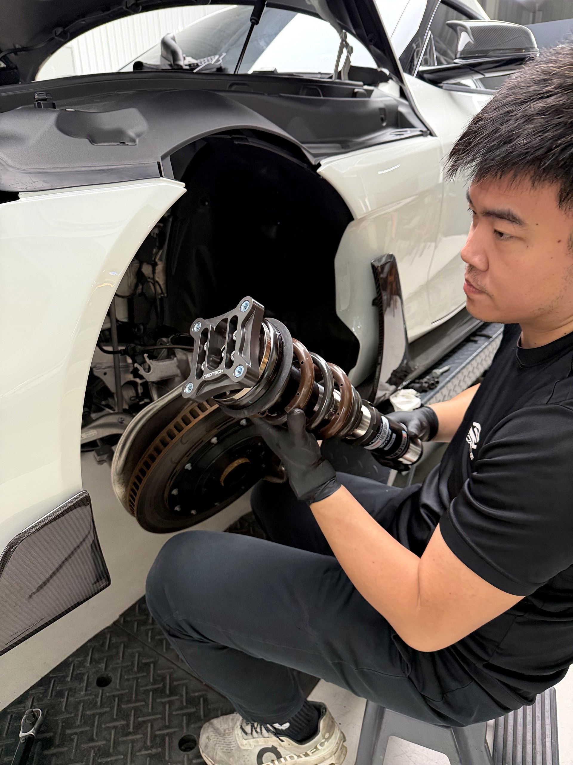 ติดตั้งโช้คหน้า NeoTech บนรถ GR Supra A90