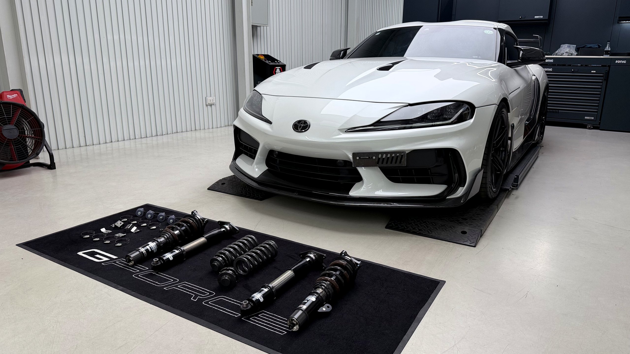 โช้ค NeoTech สำหรับ Toyota GR Supra A90 — งานประกอบ