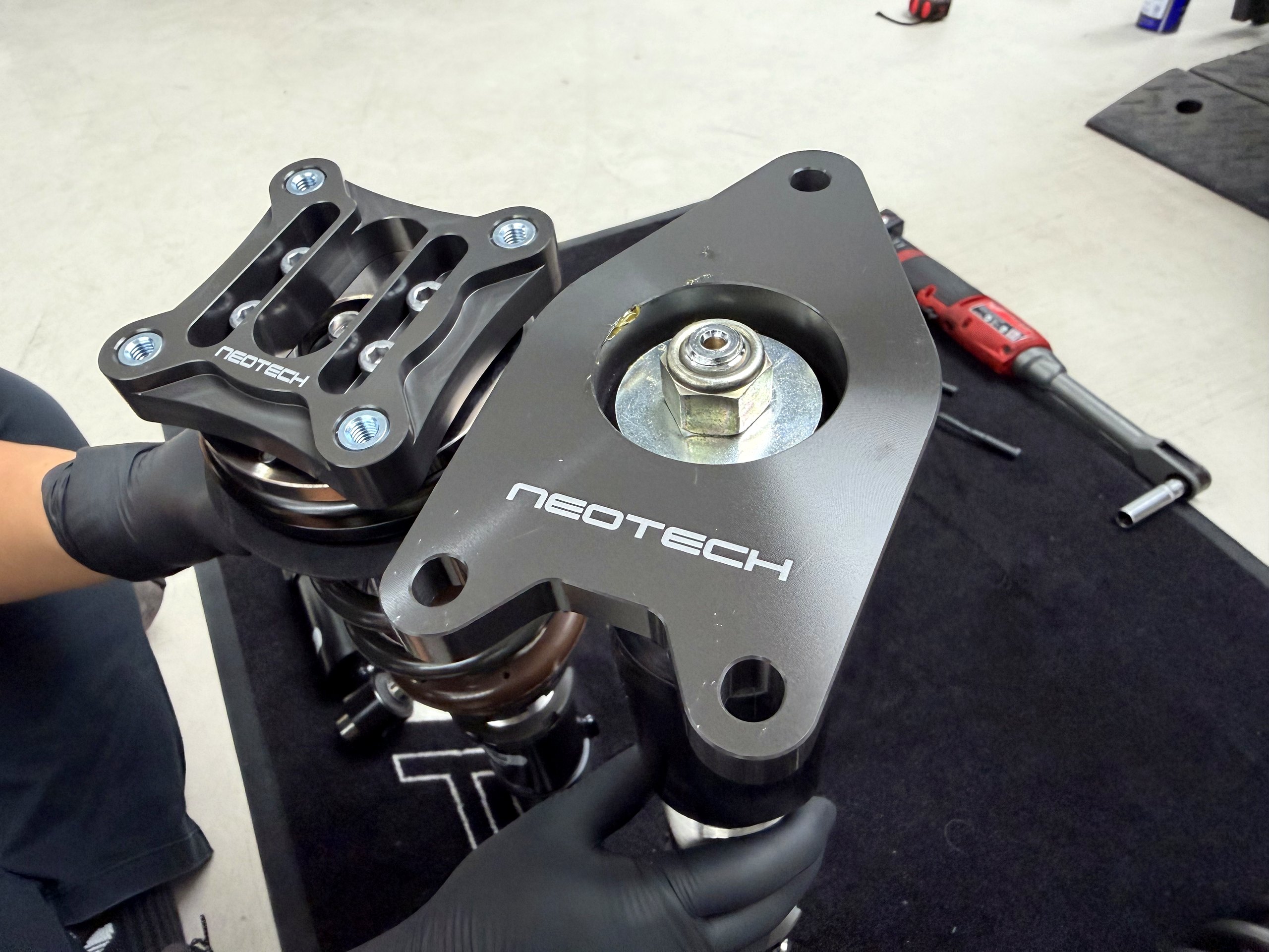 Top Mount CNC ที่โช้คหลัง NeoTech GR Supra A90