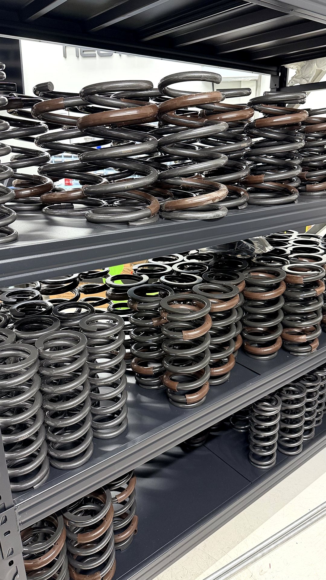 คลังสปริง NeoTech หลายค่าความแข็ง รองรับทั้งขับชิลและขับซิ่ง