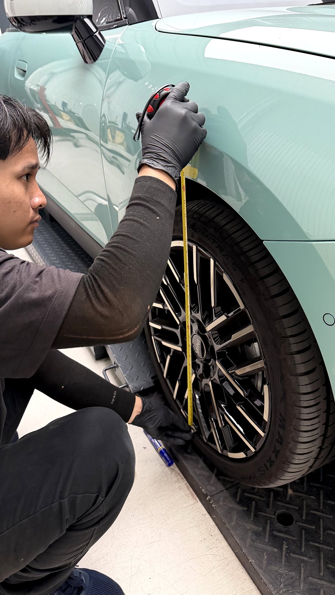 วัดความสูงเดิมของ MINI Cooper J01 เก็บเป็นค่าอ้างอิงก่อนติดตั้งโช้ค