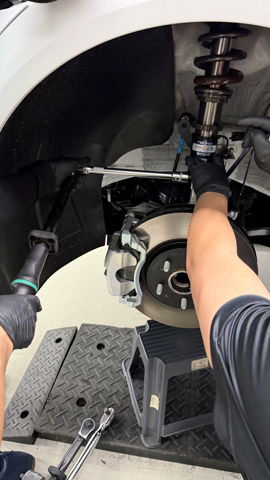 ขันปอนด์น็อตยึดโช้คหน้า NeoTech ทุกจุด Hyundai Ioniq 5 N Line