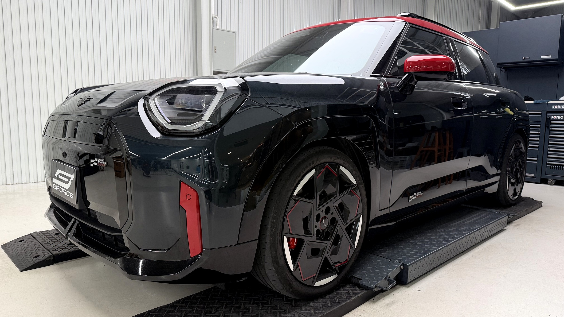 MINI Aceman JCW ของพี่ป๊อปหลังติดตั้งโช้ค NeoTech และเบรค EVO 4P พร้อมสาดโค้งบนเขาที่เชียงใหม่
