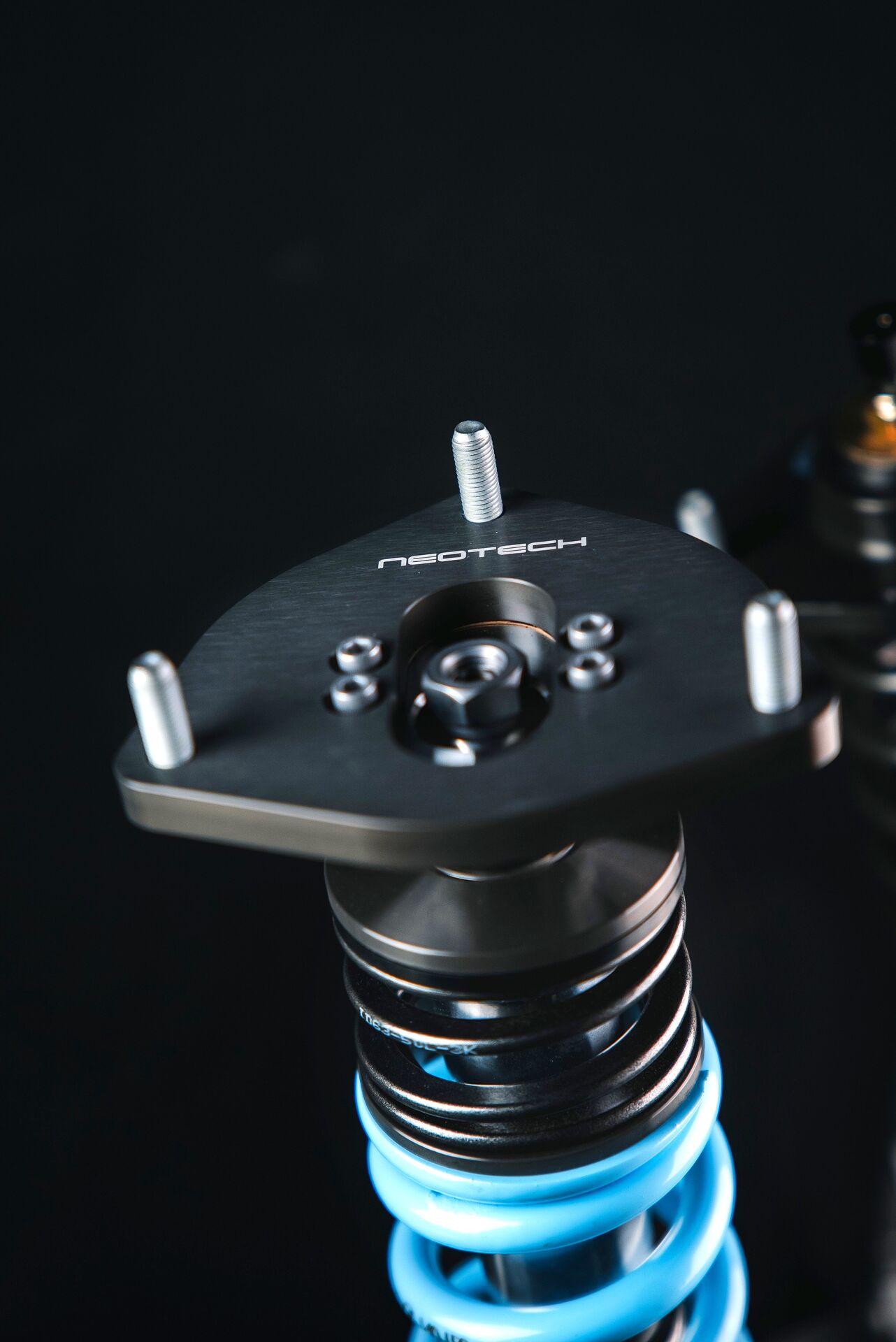 NeoTech Anti-NVH Top Mount มุมมองด้านบน — ปรับมุม Camber ได้โดยตรง