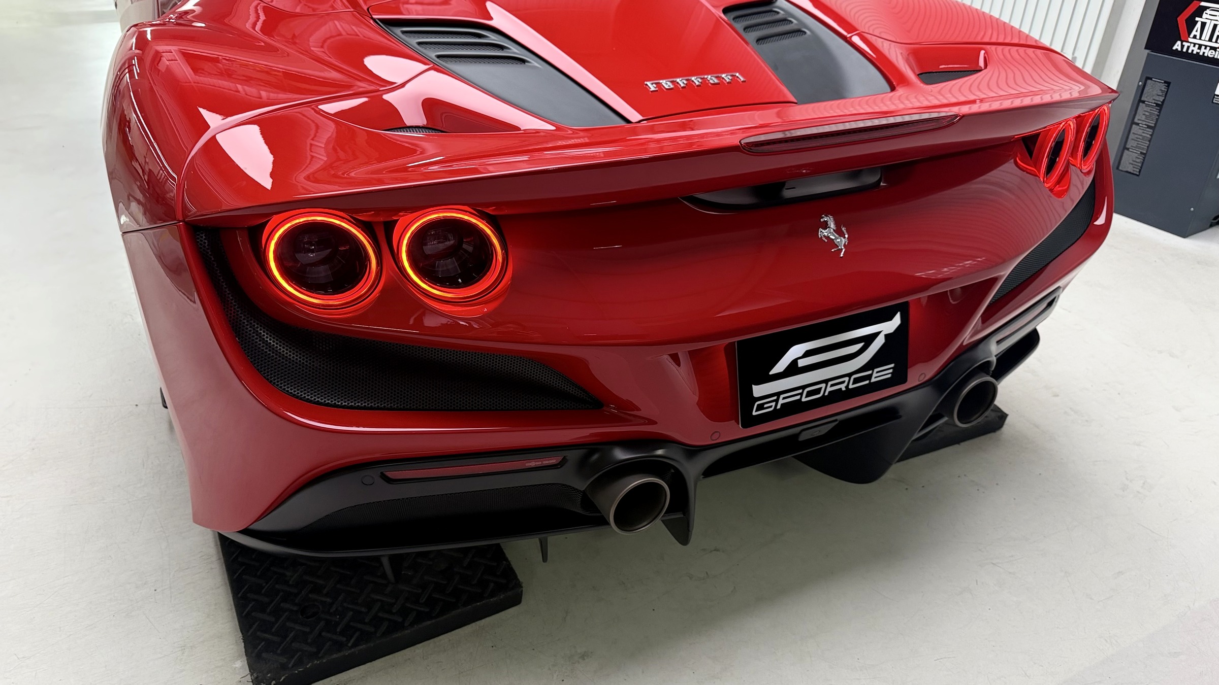 Ferrari F8 Spider กับท่อ Novitec ที่ G-FORCE — ท่อไอเสีย Novitec Ferrari F8 Spider