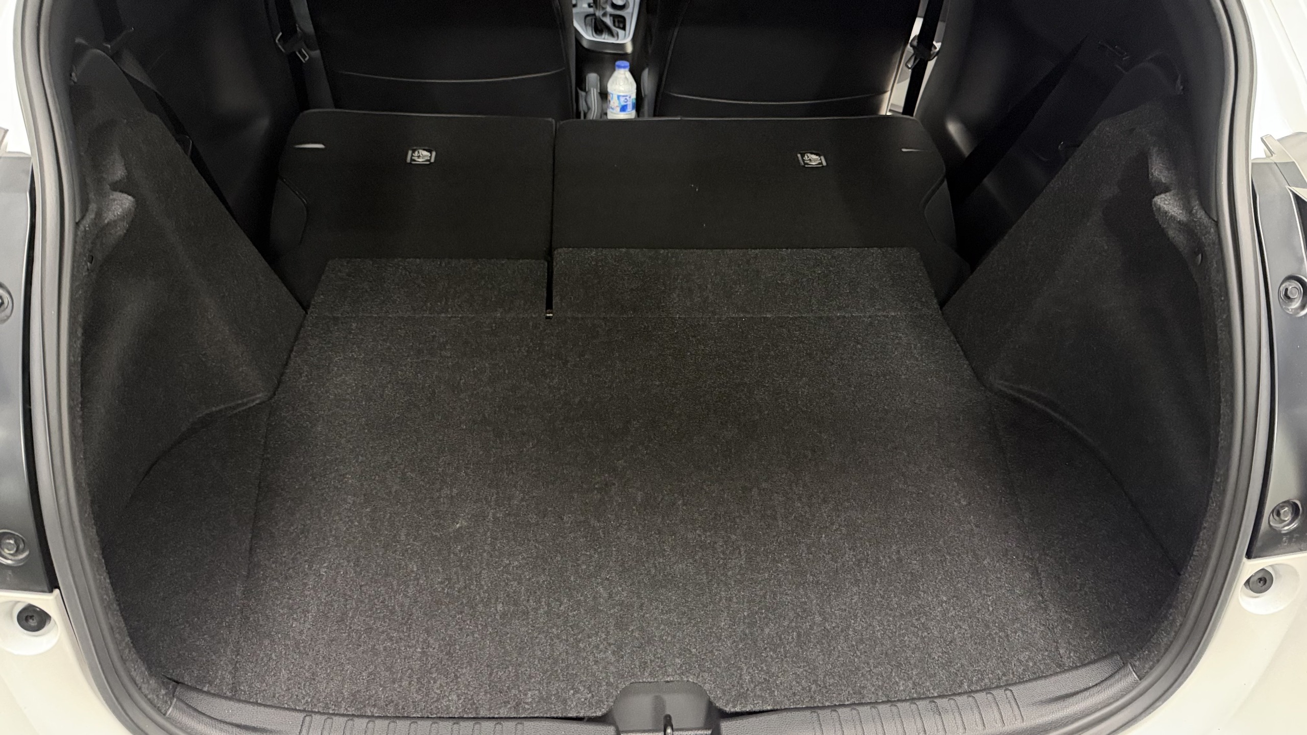 ที่เก็บของท้ายรถ Toyota GR Yaris Gen 2 ก่อนติดตั้งค้ำโช้คหลัง PTism