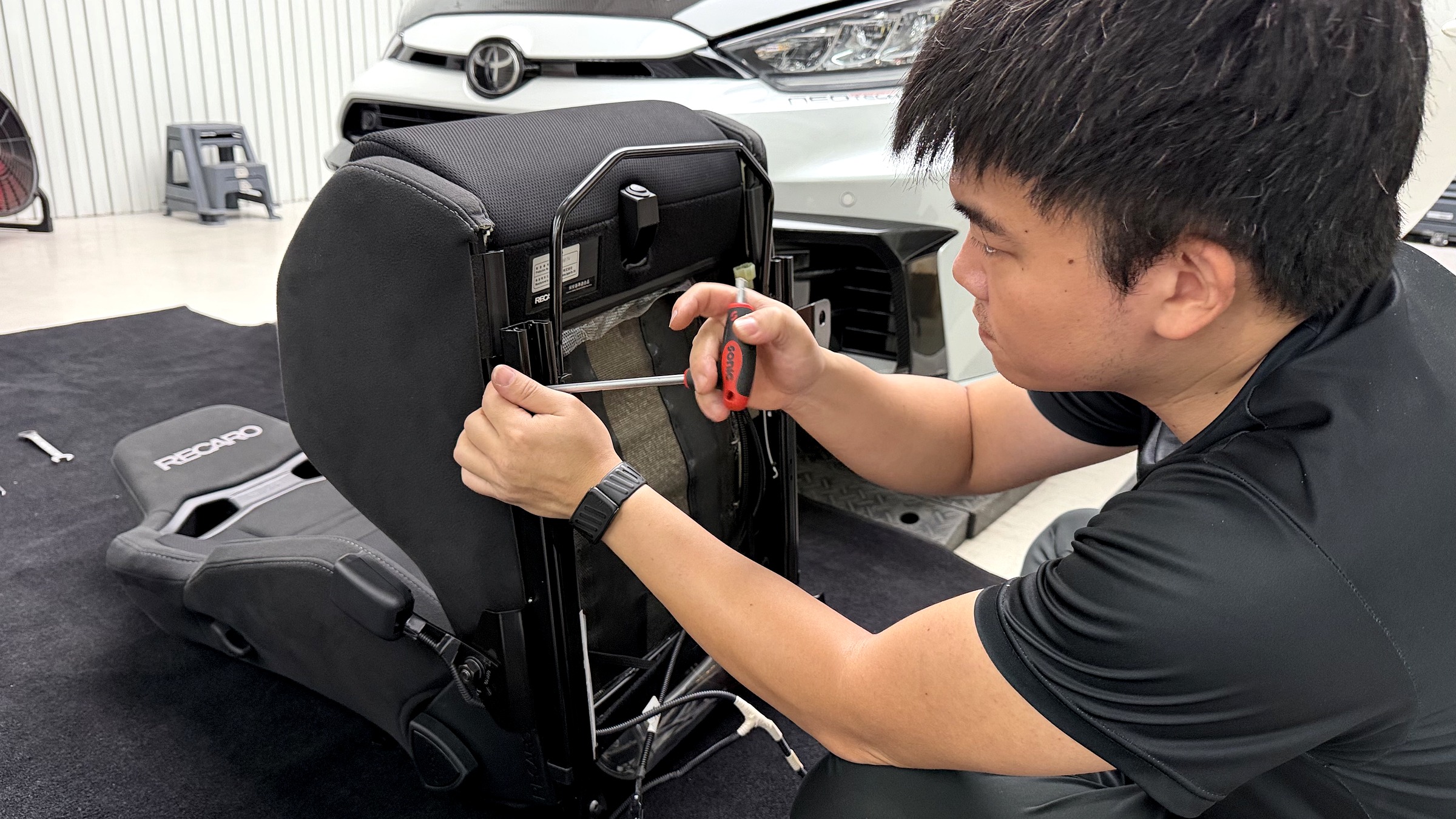 เซ็ตความสูงเบาะ Recaro SR-S ก่อนติดตั้งบน GR Yaris