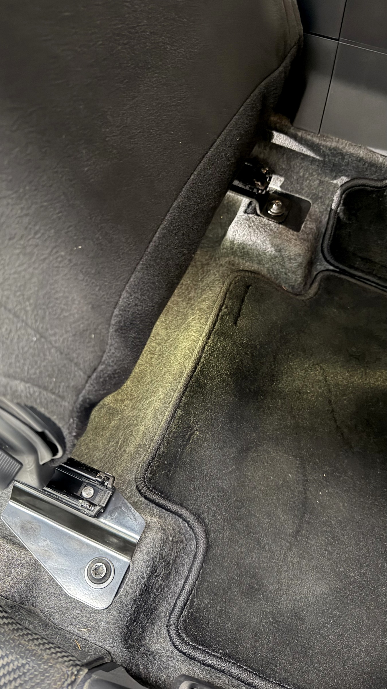 งานติดตั้งเบาะ Recaro SR-S มองจากด้านหลัง เรียบร้อย