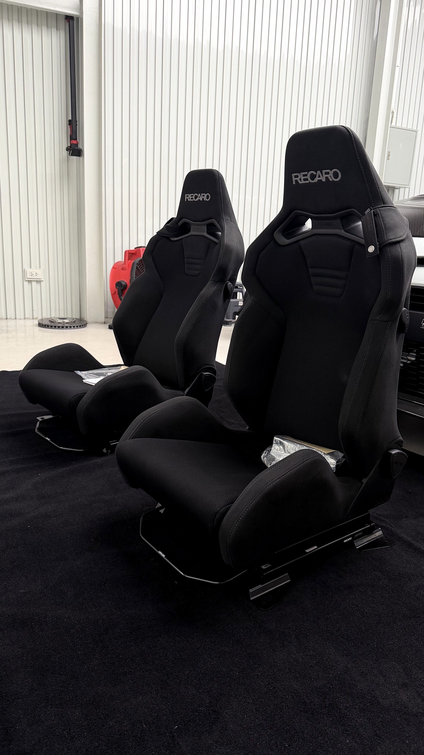 เบาะ Recaro SR-S คู่หน้าพร้อมรางตรงรุ่น GR Yaris