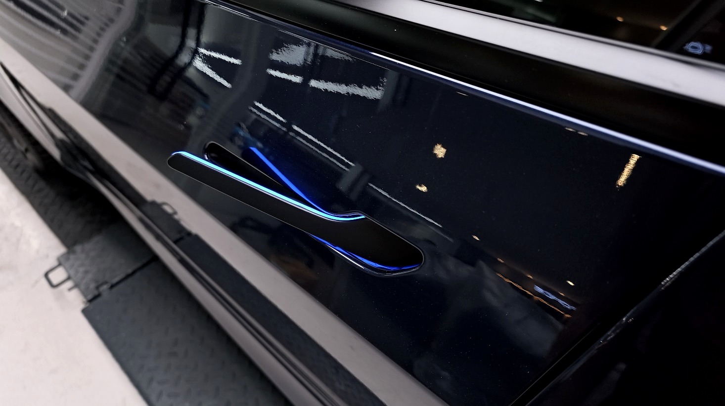 ด้ามประตูออโต้ RGB Auto Door Handle เทสล่า Tesla Model 3 Performance ไฟสีน้ำเงิน