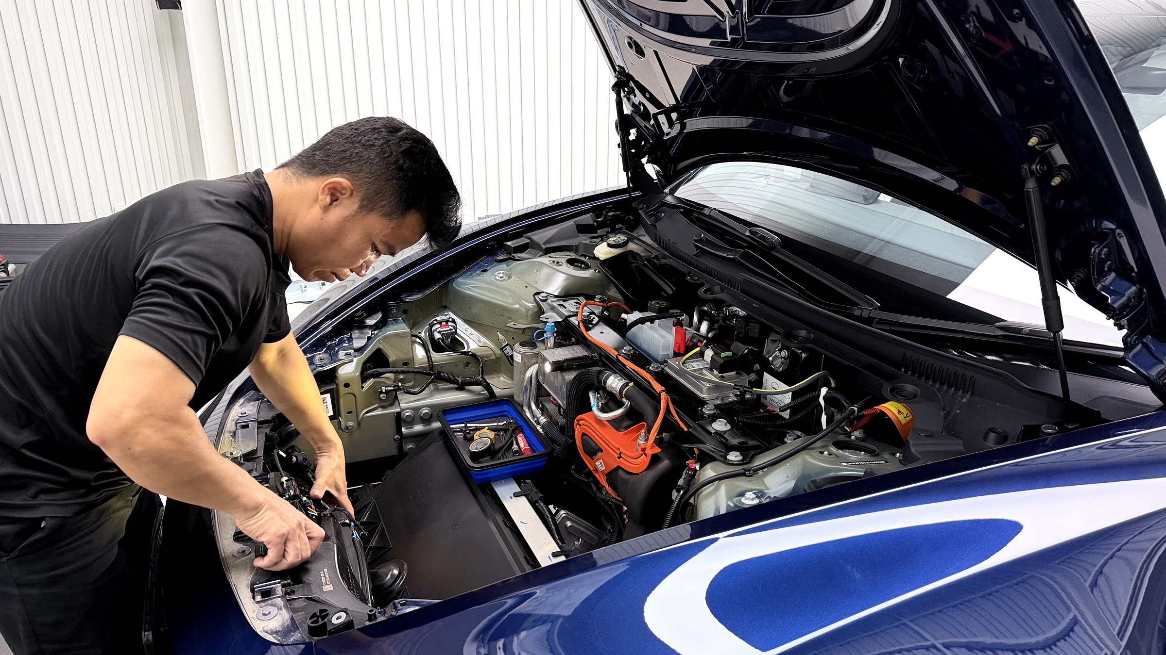 ติดตั้งฝาหน้าไฟฟ้า Electric Frunk บนเทสล่า Tesla Model 3 Performance