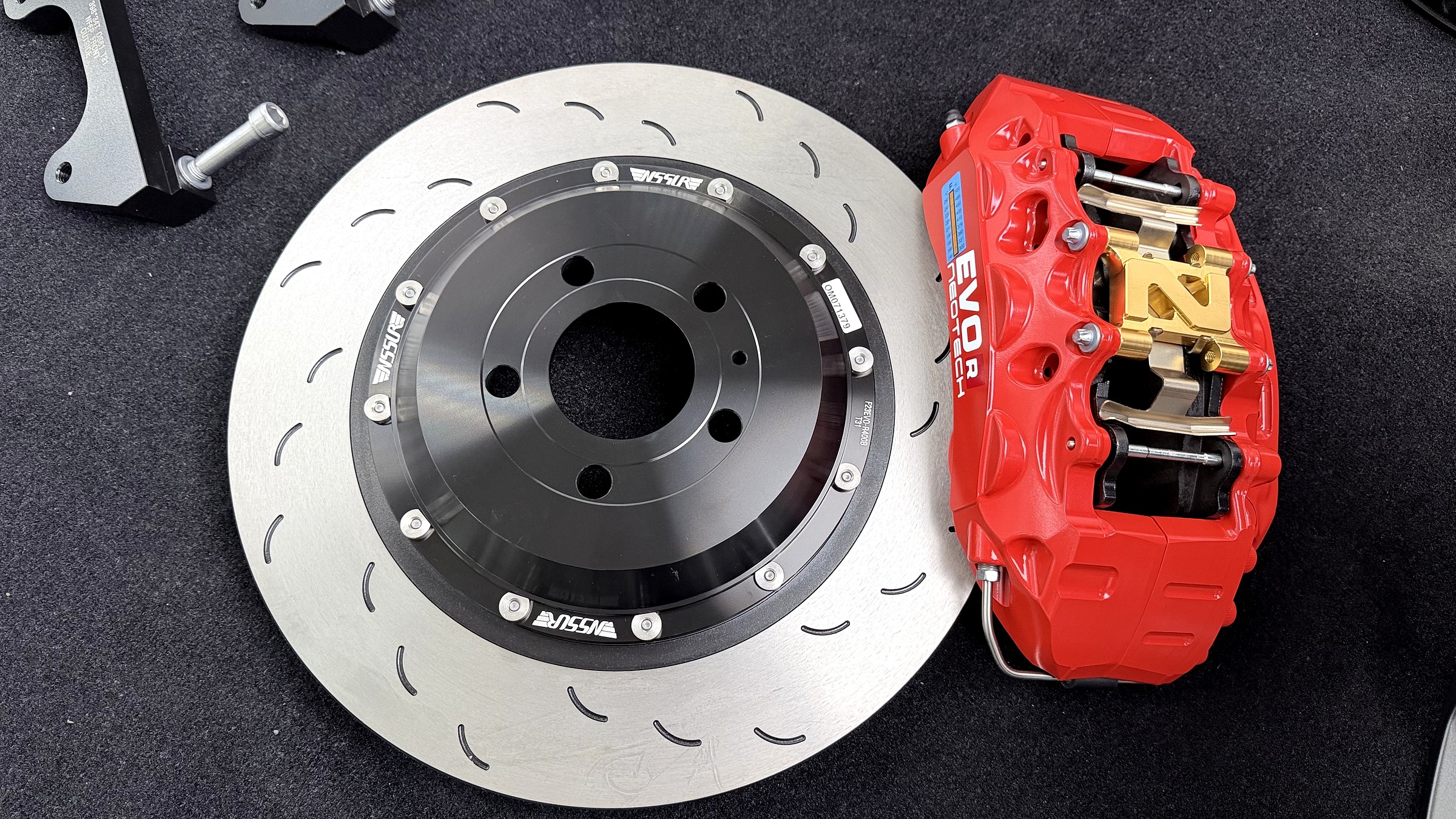 ชุดเบรค NeoTech EVO R คาลิปเปอร์ 6 พ๊อต พร้อมจาน 400mm 2 ชิ้น สำหรับเทสล่า Tesla Model 3 Performance
