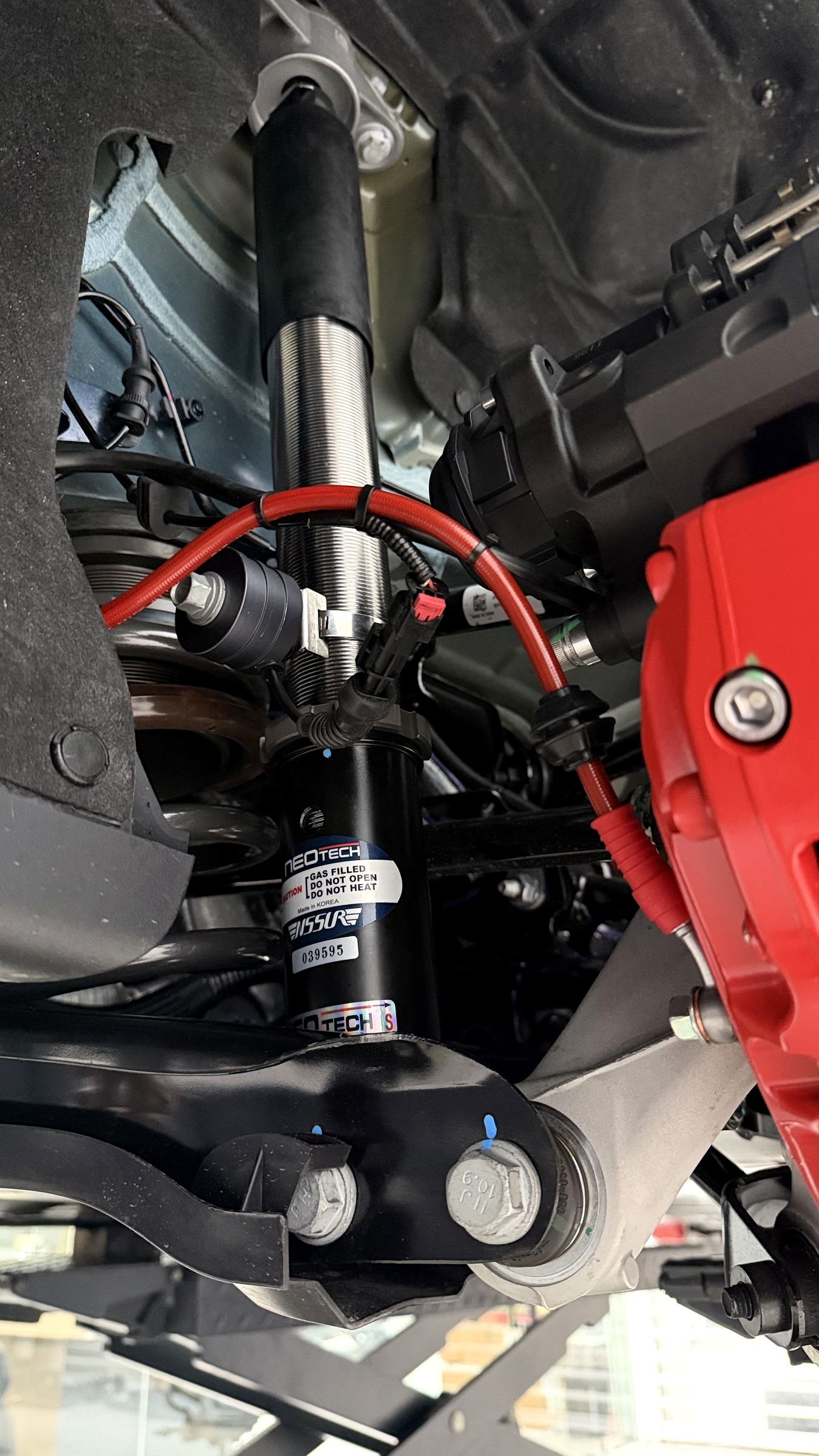 เก็บสายเบรคหลังและสายไฟเบรคมือไฟฟ้าเป็นชุดเดียว ฝั่งขวา เทสล่า Tesla Model 3 Performance