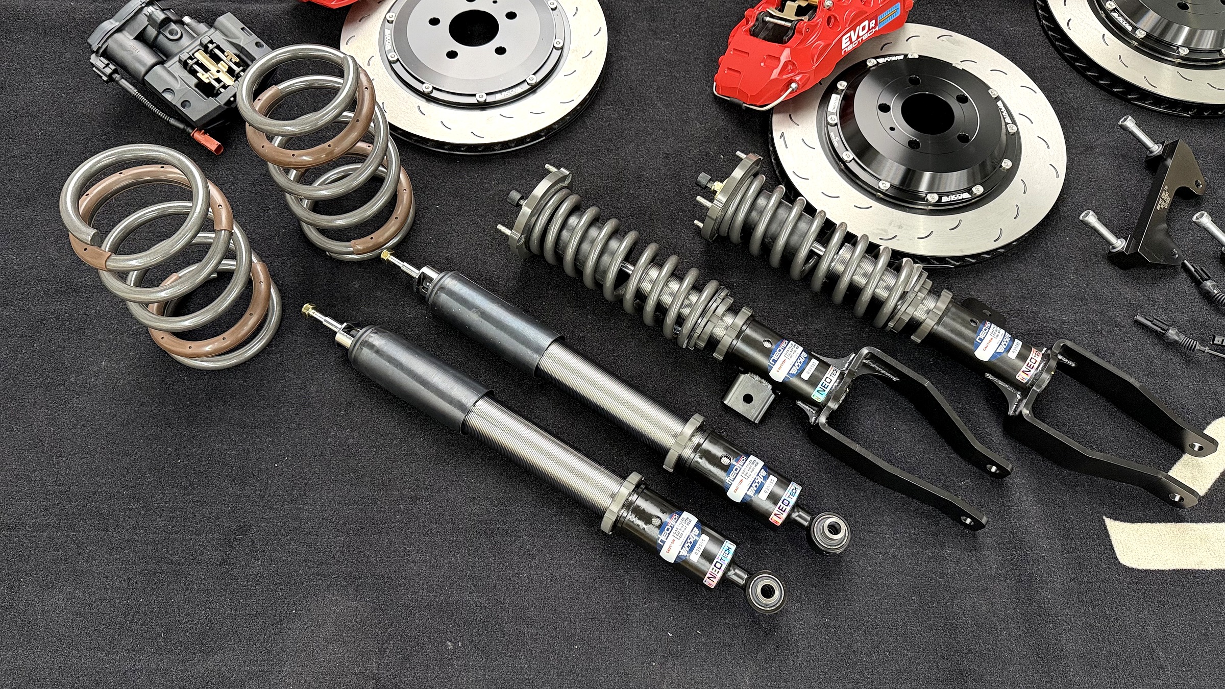 โช้ค NeoTech NeoSport Monotube ช่วงล่างสำหรับเทสล่า Tesla Model 3 Performance พร้อมสปริงและขายึด