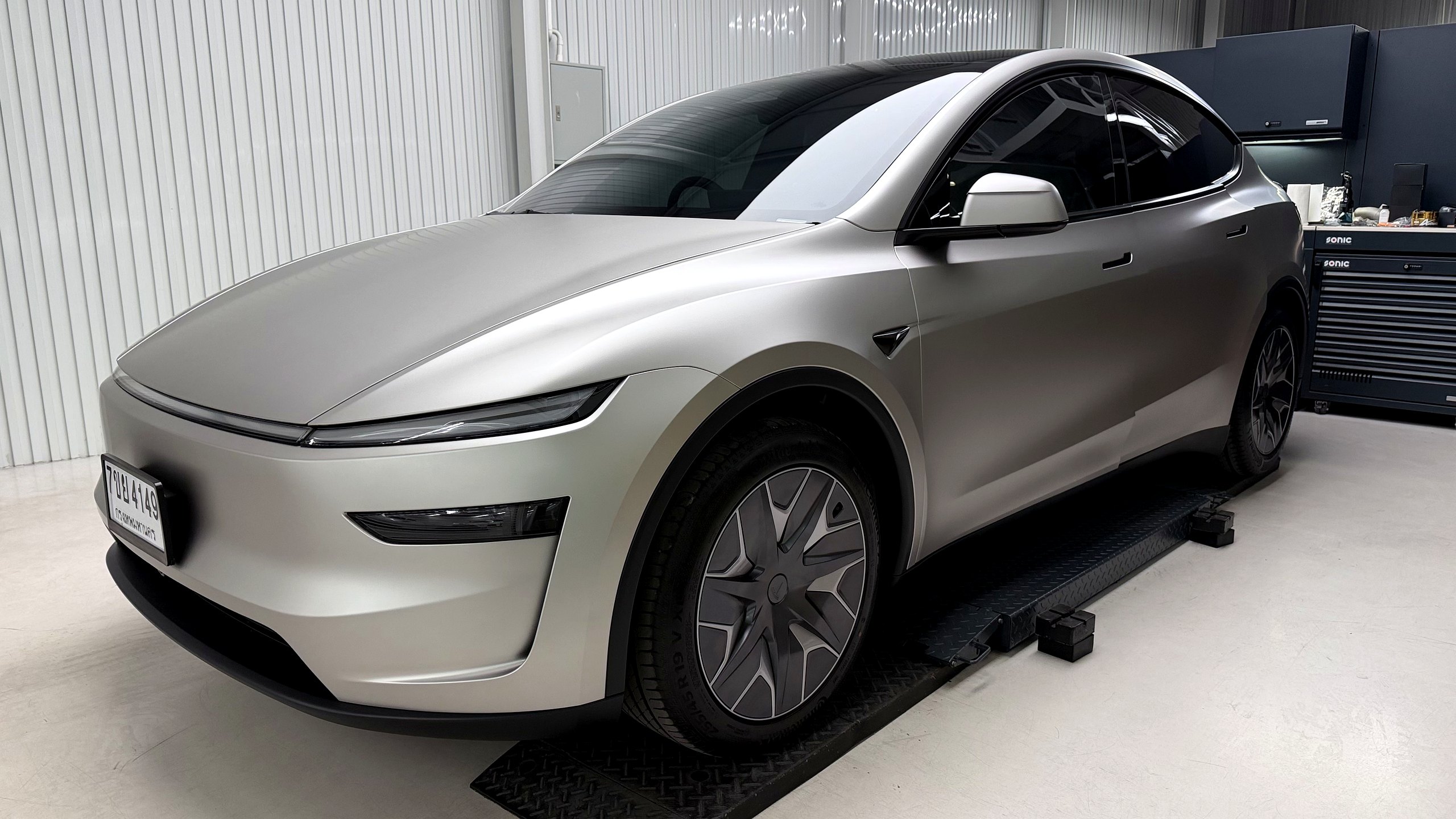 Tesla Model Y L รถใหม่ป้ายแดง 6 ที่นั่ง เพิ่งออกจากศูนย์เทสล่า