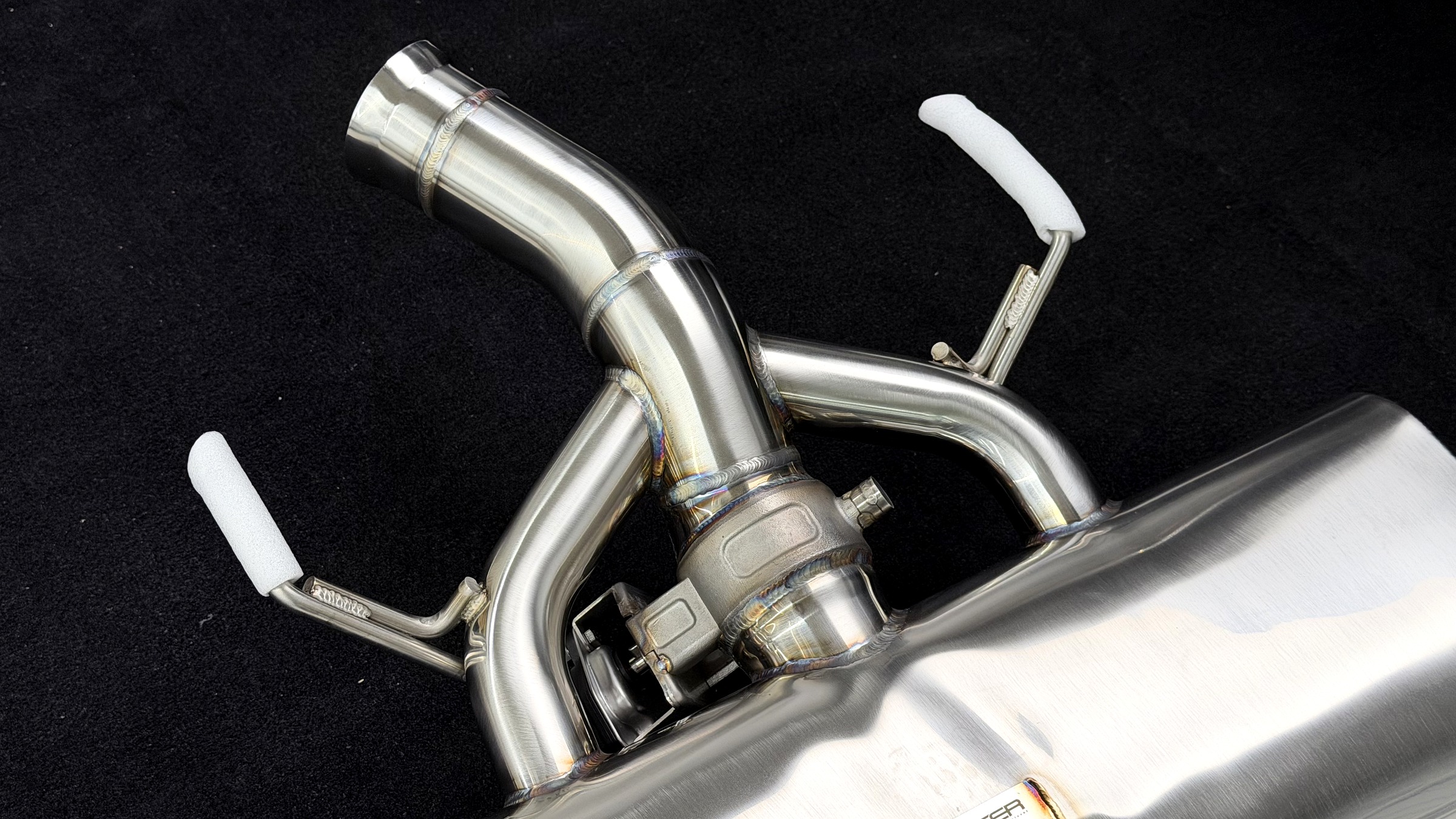 วาล์วและทางเดินไอเสียแบบ straight pipe ของท่อ TNEER Civic Type-R FL5