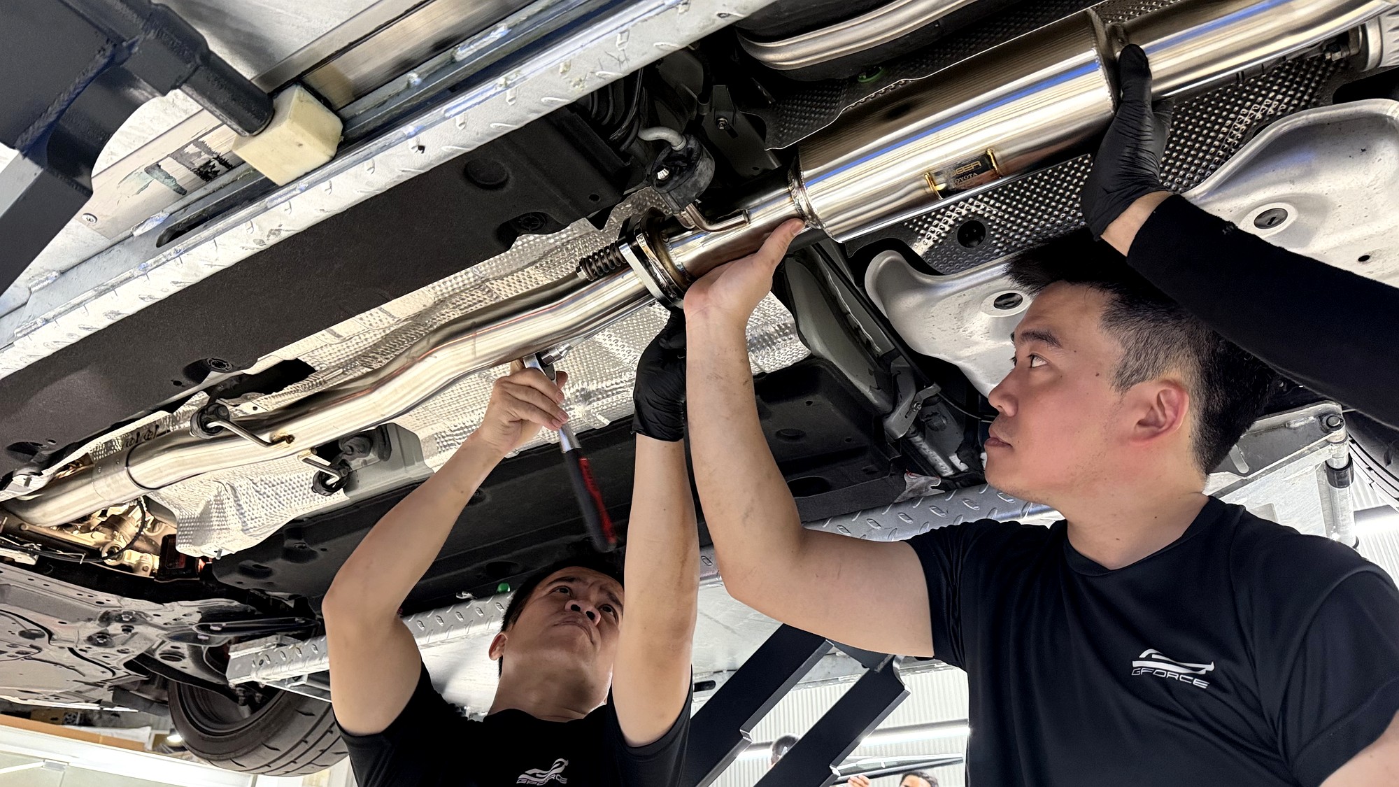 ท่อ TNEER GR Yaris Gen 2 โดย G-FORCE — ต่อ Front Pipe กับ Mid Pipe