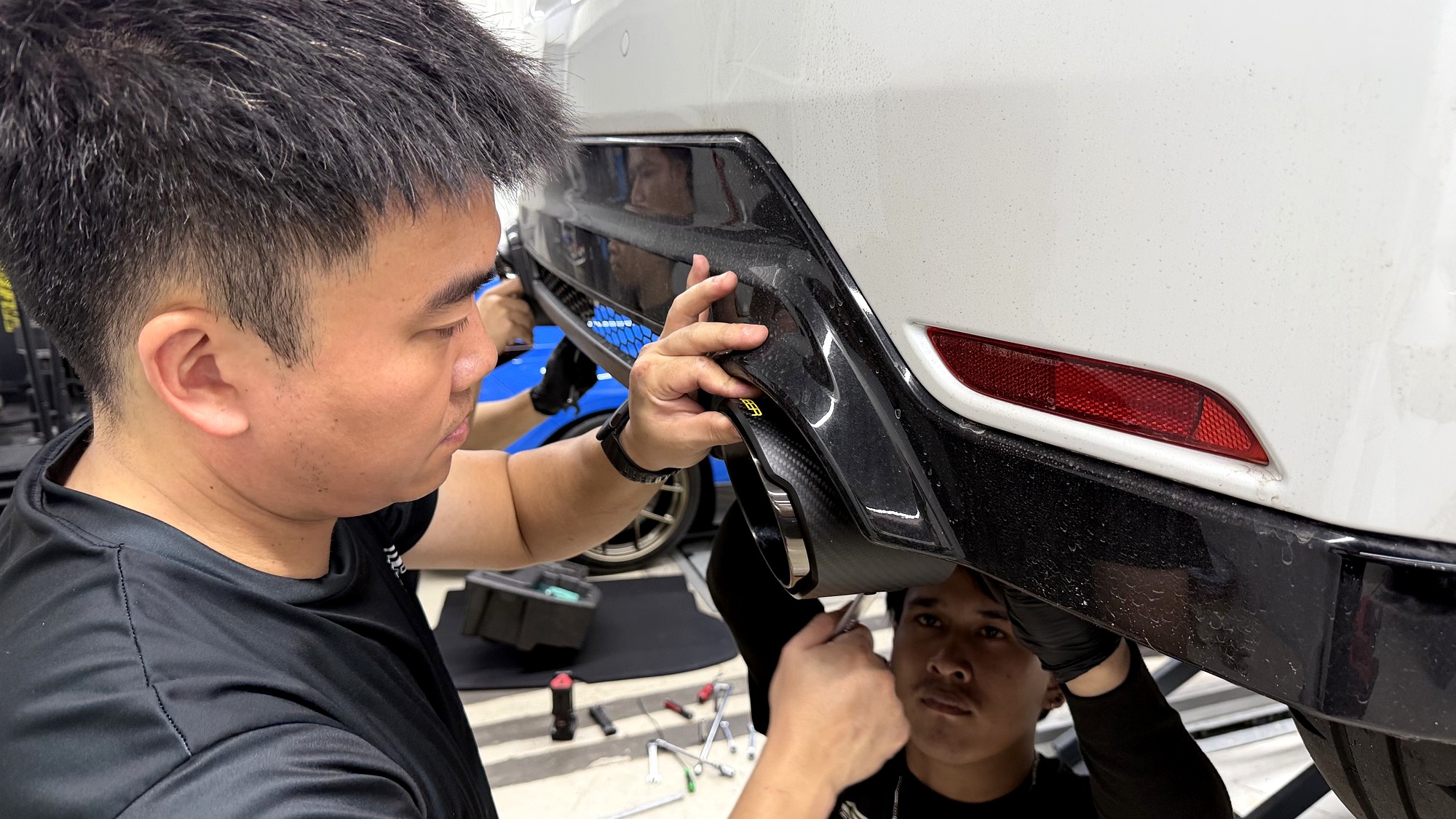 ท่อ TNEER GR Yaris Gen 2 โดย G-FORCE — จัดองศาปลายท่อ ระยะห่างและช่องไฟต้องเท่ากัน