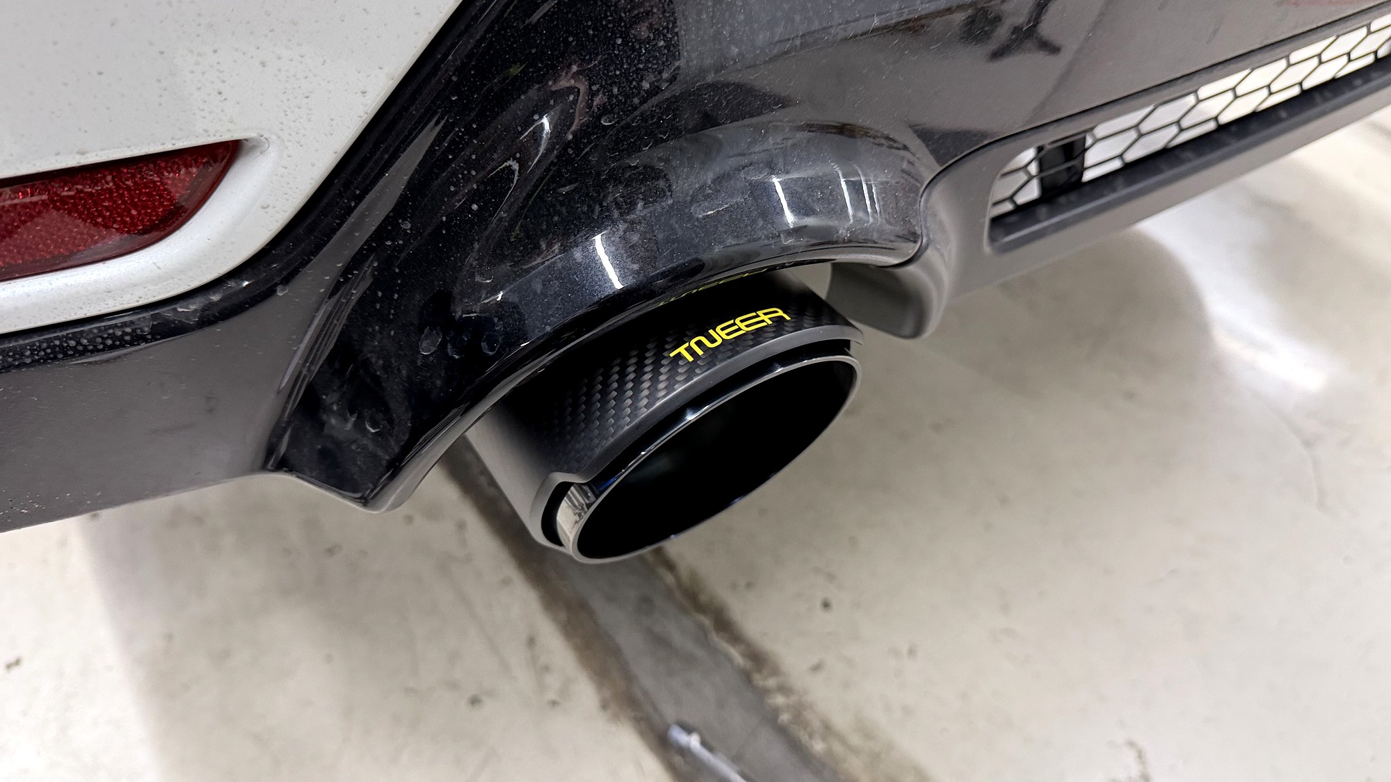 ท่อ TNEER GR Yaris Gen 2 โดย G-FORCE — ปลายท่อด้านซ้าย เท่ากับข้างขวา