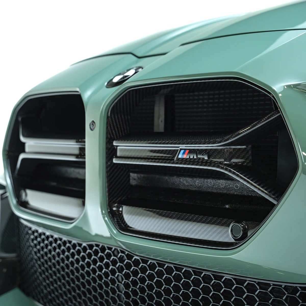 Front Grille + Duct Vent V2 — BMW M4 G82
