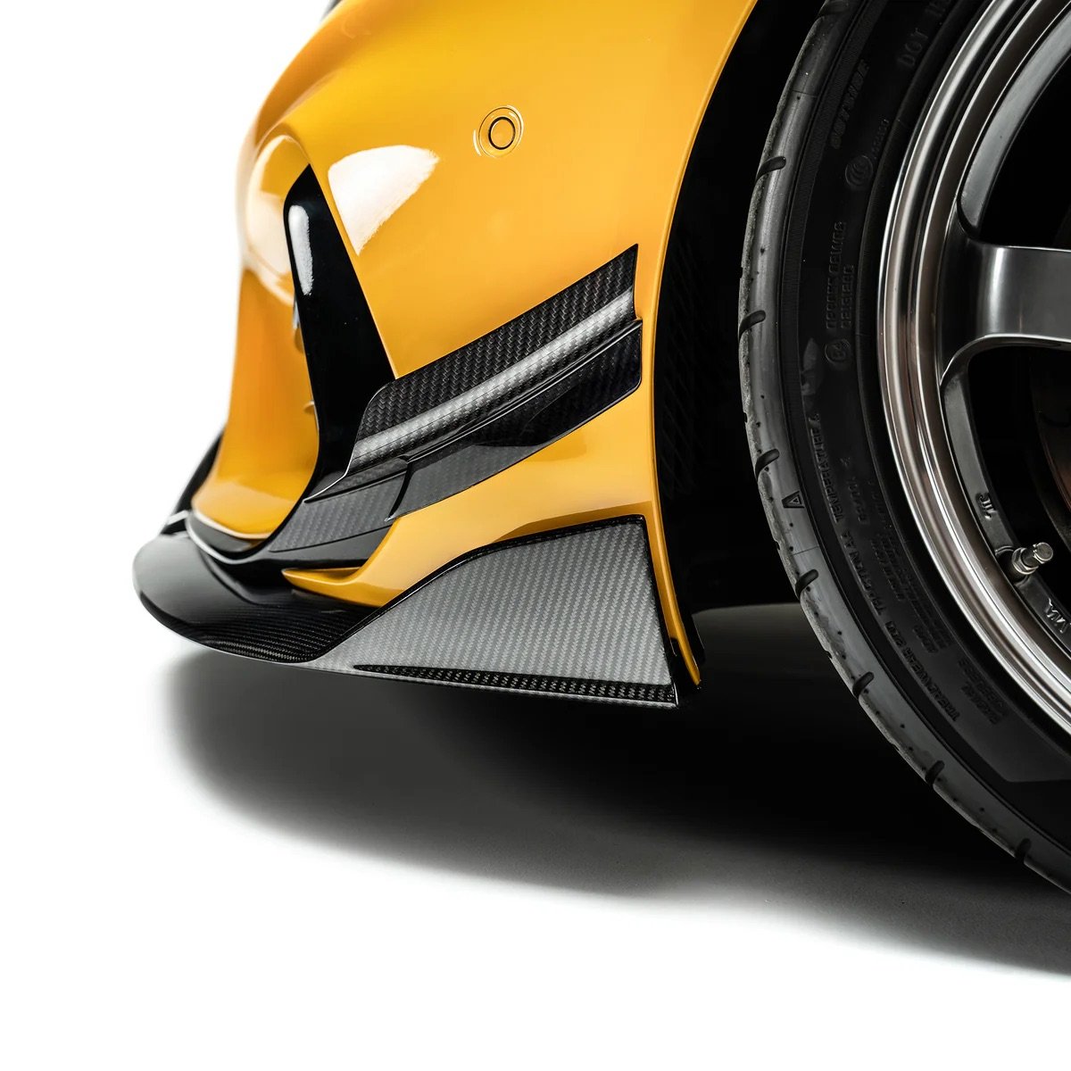 ADRO GR Supra Canards